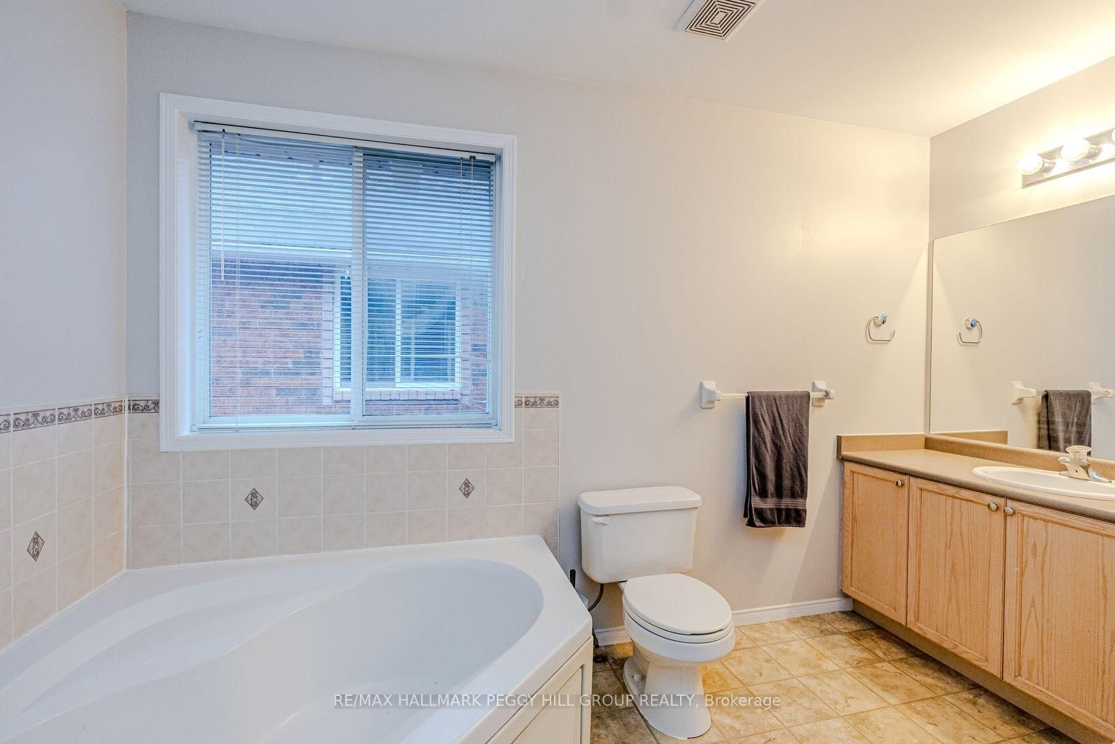 Detached House for sale at 30 Hewitt Place, Barrie, Ontario, L4M 7B3 - Georgian Drive - MLS: S12992710