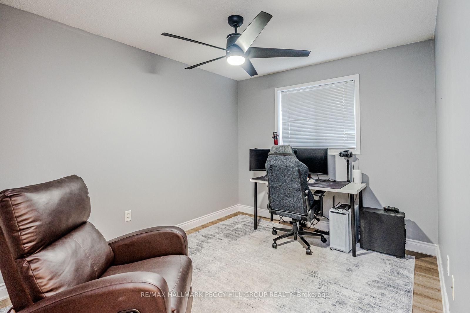 Detached House for sale at 30 Hewitt Place, Barrie, Ontario, L4M 7B3 - Georgian Drive - MLS: S12992710