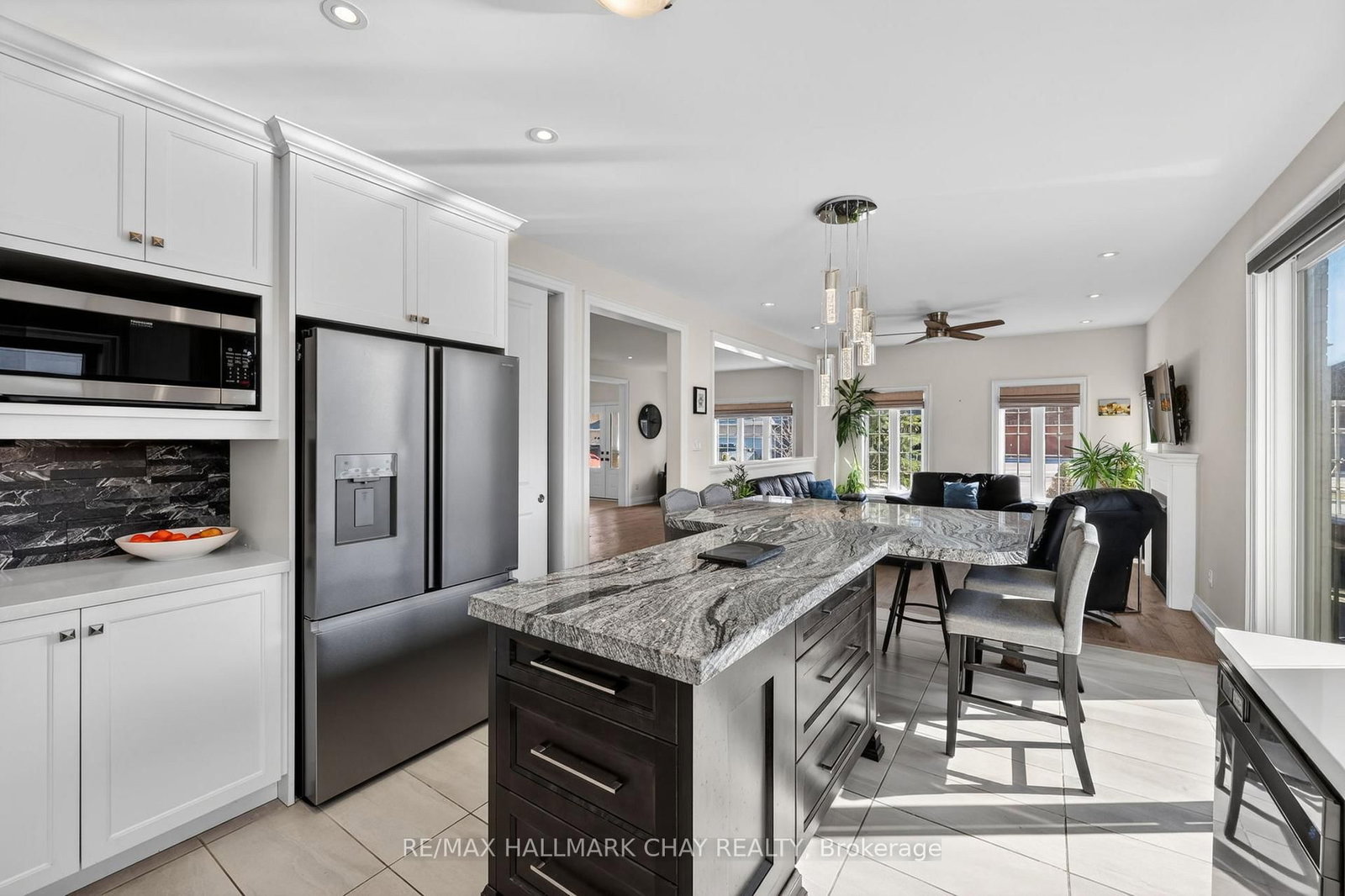 Detached House for sale at 2 Cypress Point Street, Barrie, Ontario, L4N 6J9 - Holly - MLS: S12992724