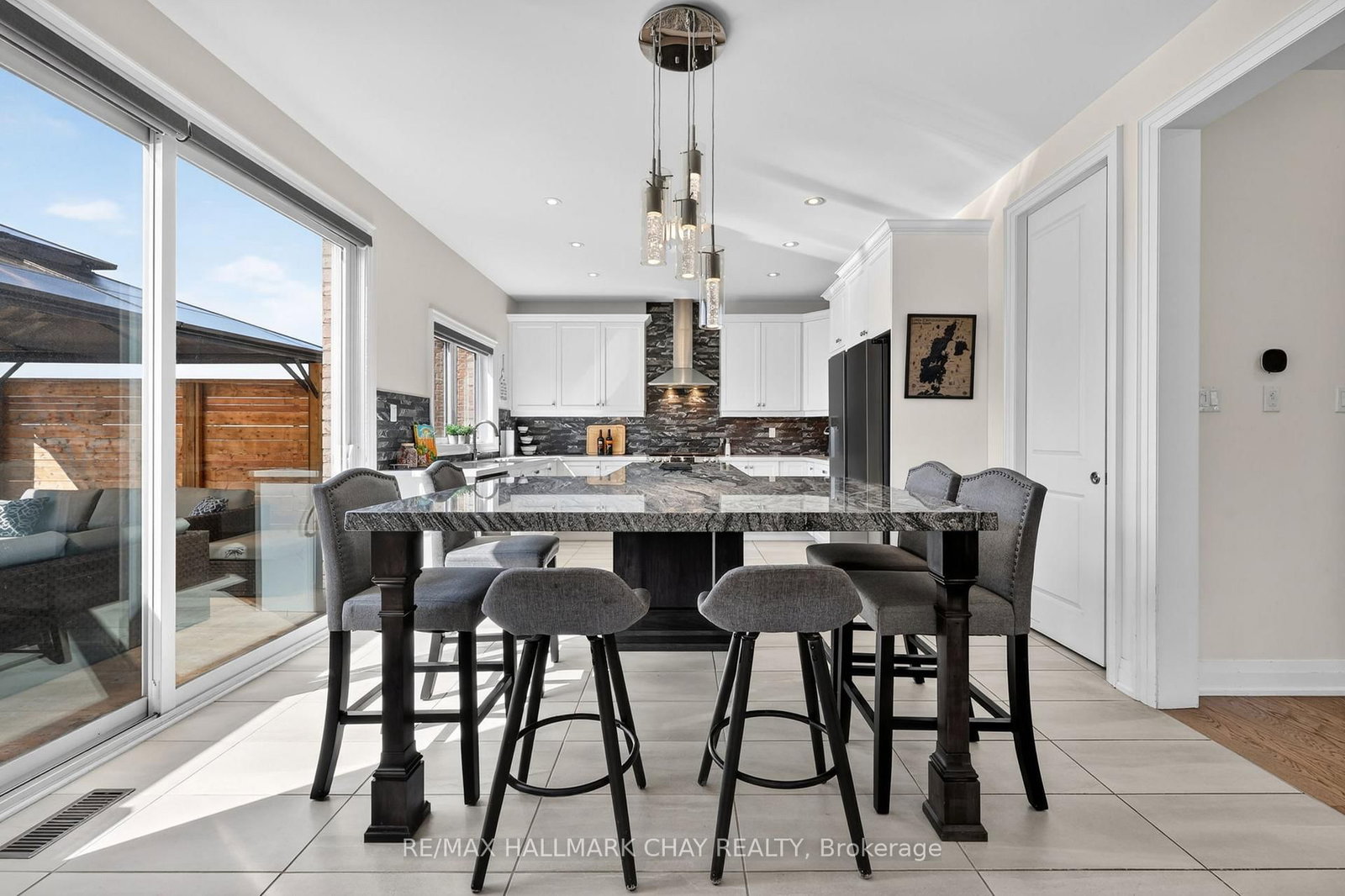 Detached House for sale at 2 Cypress Point Street, Barrie, Ontario, L4N 6J9 - Holly - MLS: S12992724