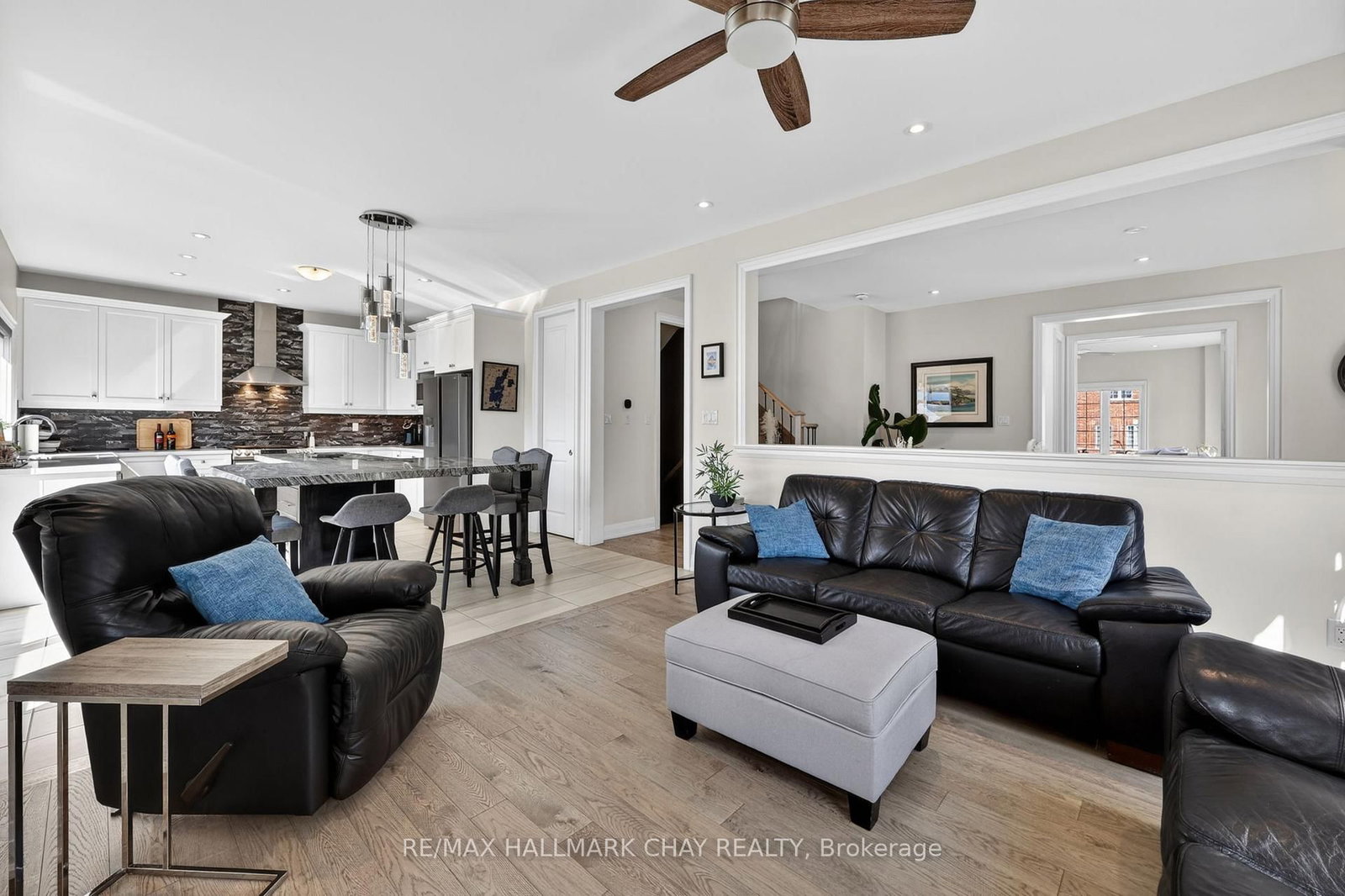 Detached House for sale at 2 Cypress Point Street, Barrie, Ontario, L4N 6J9 - Holly - MLS: S12992724