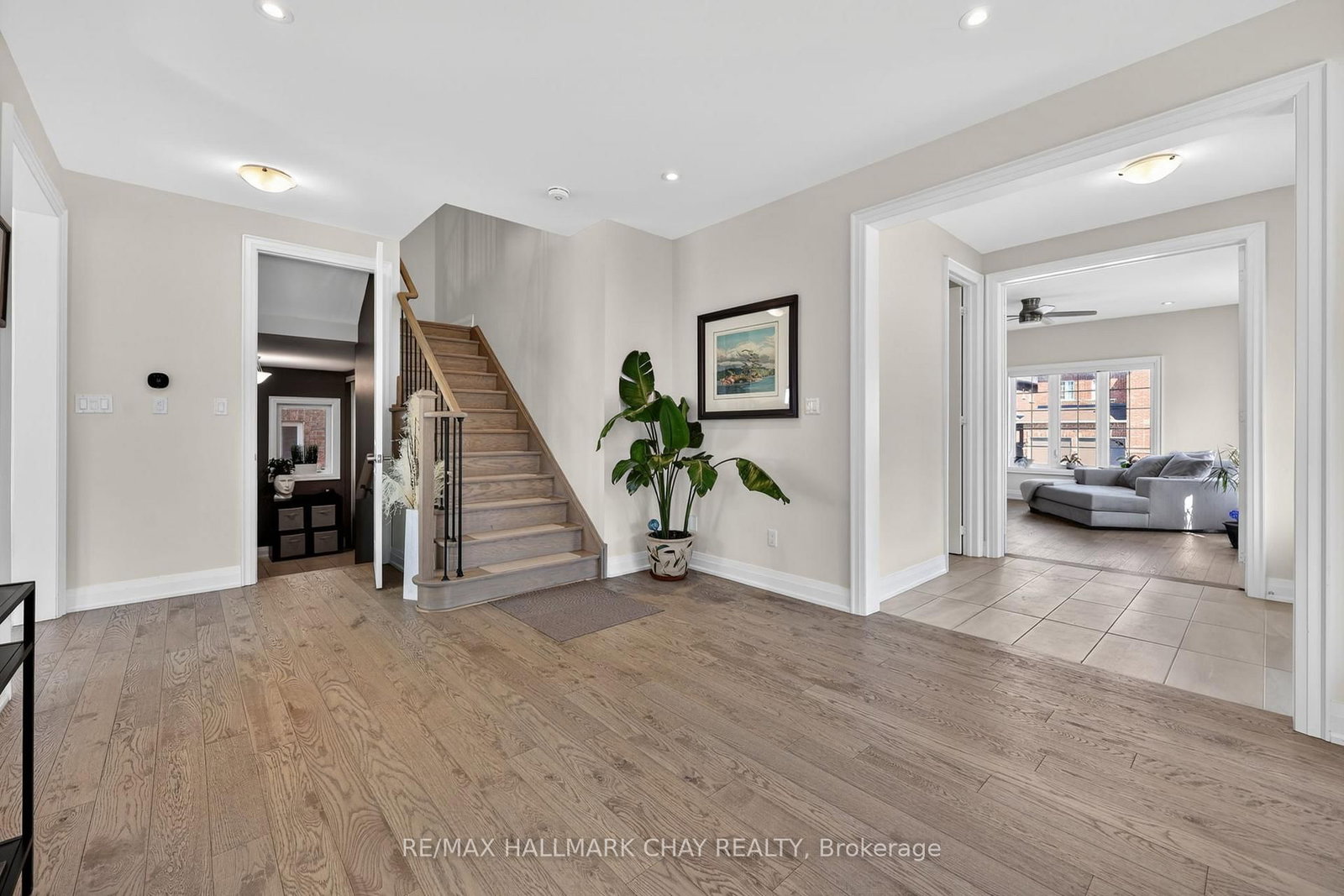 Detached House for sale at 2 Cypress Point Street, Barrie, Ontario, L4N 6J9 - Holly - MLS: S12992724