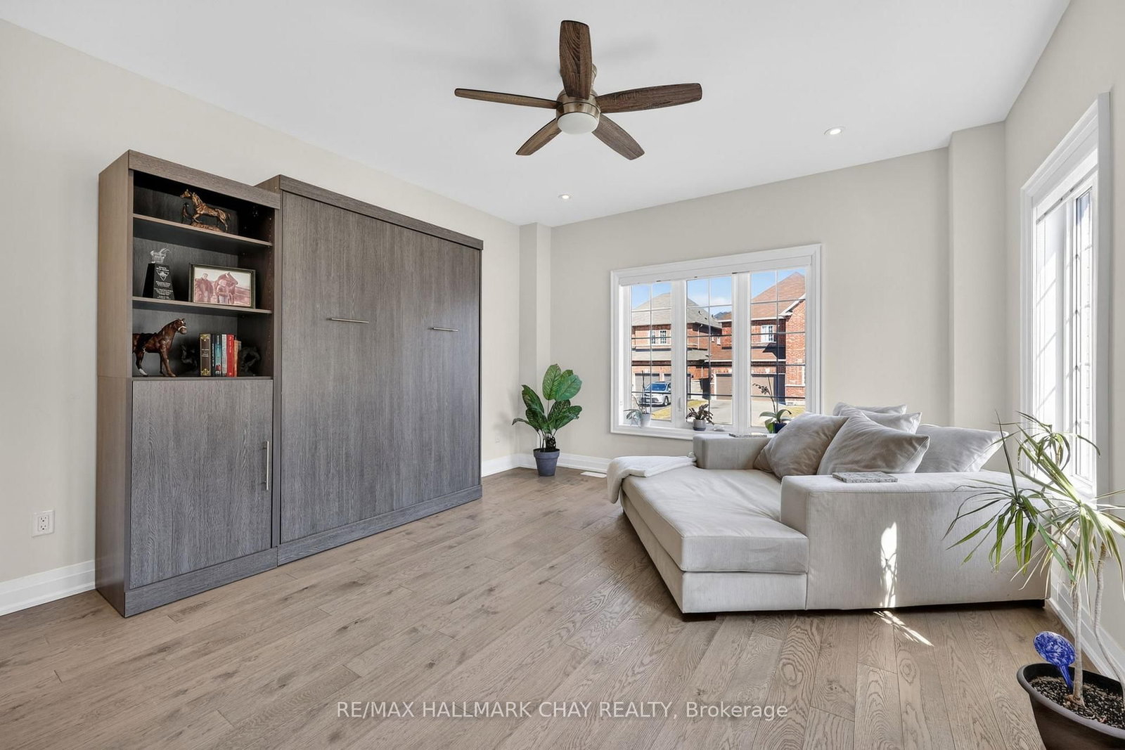 Detached House for sale at 2 Cypress Point Street, Barrie, Ontario, L4N 6J9 - Holly - MLS: S12992724