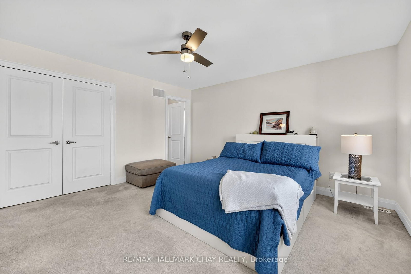 Detached House for sale at 2 Cypress Point Street, Barrie, Ontario, L4N 6J9 - Holly - MLS: S12992724