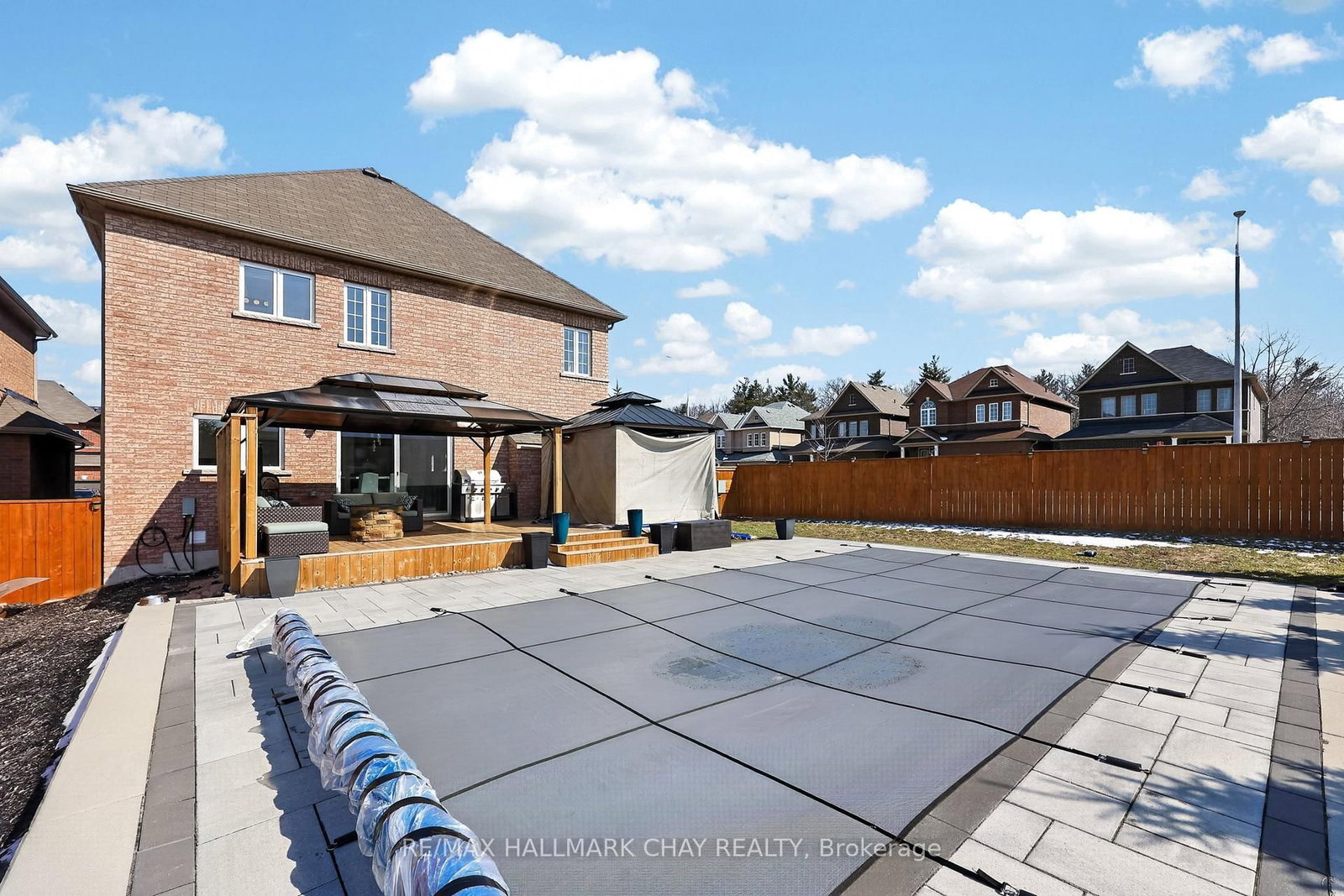 Detached House for sale at 2 Cypress Point Street, Barrie, Ontario, L4N 6J9 - Holly - MLS: S12992724