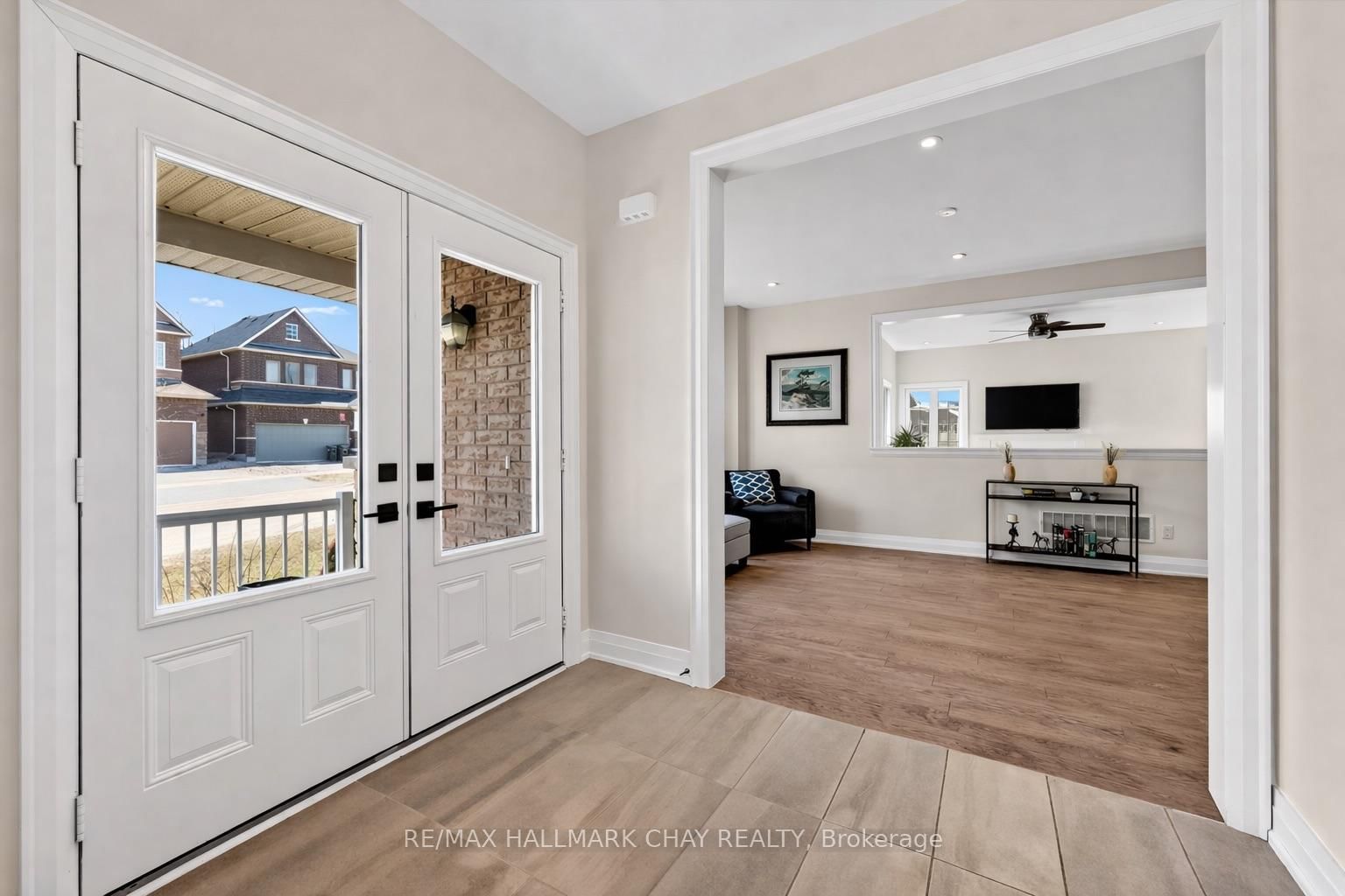 Detached House for sale at 2 Cypress Point Street, Barrie, Ontario, L4N 6J9 - Holly - MLS: S12992724