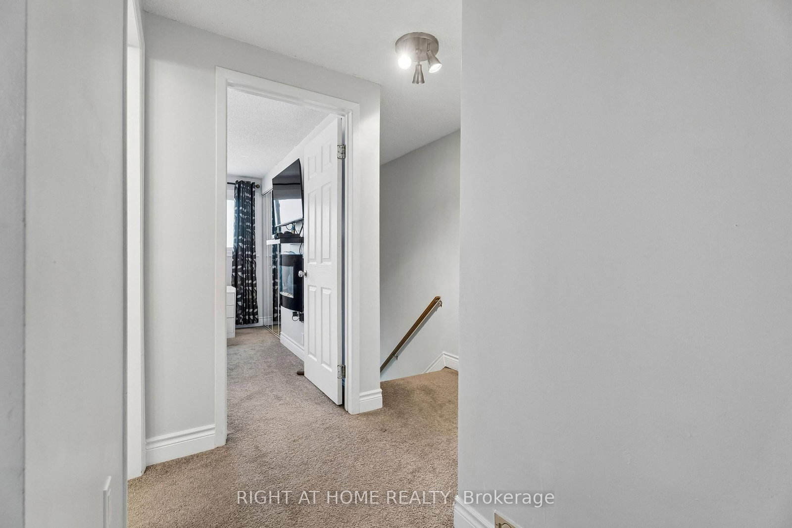 Detached House for sale at 56 Hemingway Crescent, Barrie, Ontario, L4N 5G1 - Letitia Heights - MLS: S12993196