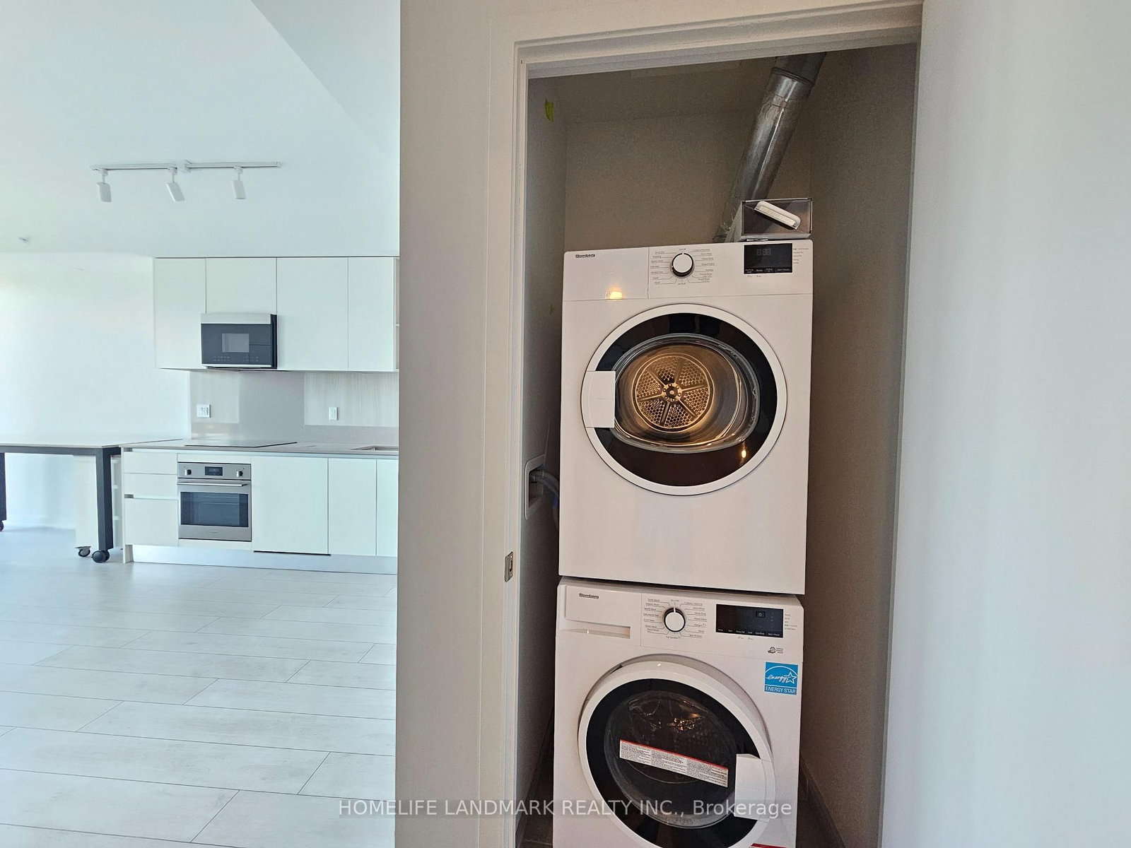 39 Mary Street, Unit 2104 - Photo 4