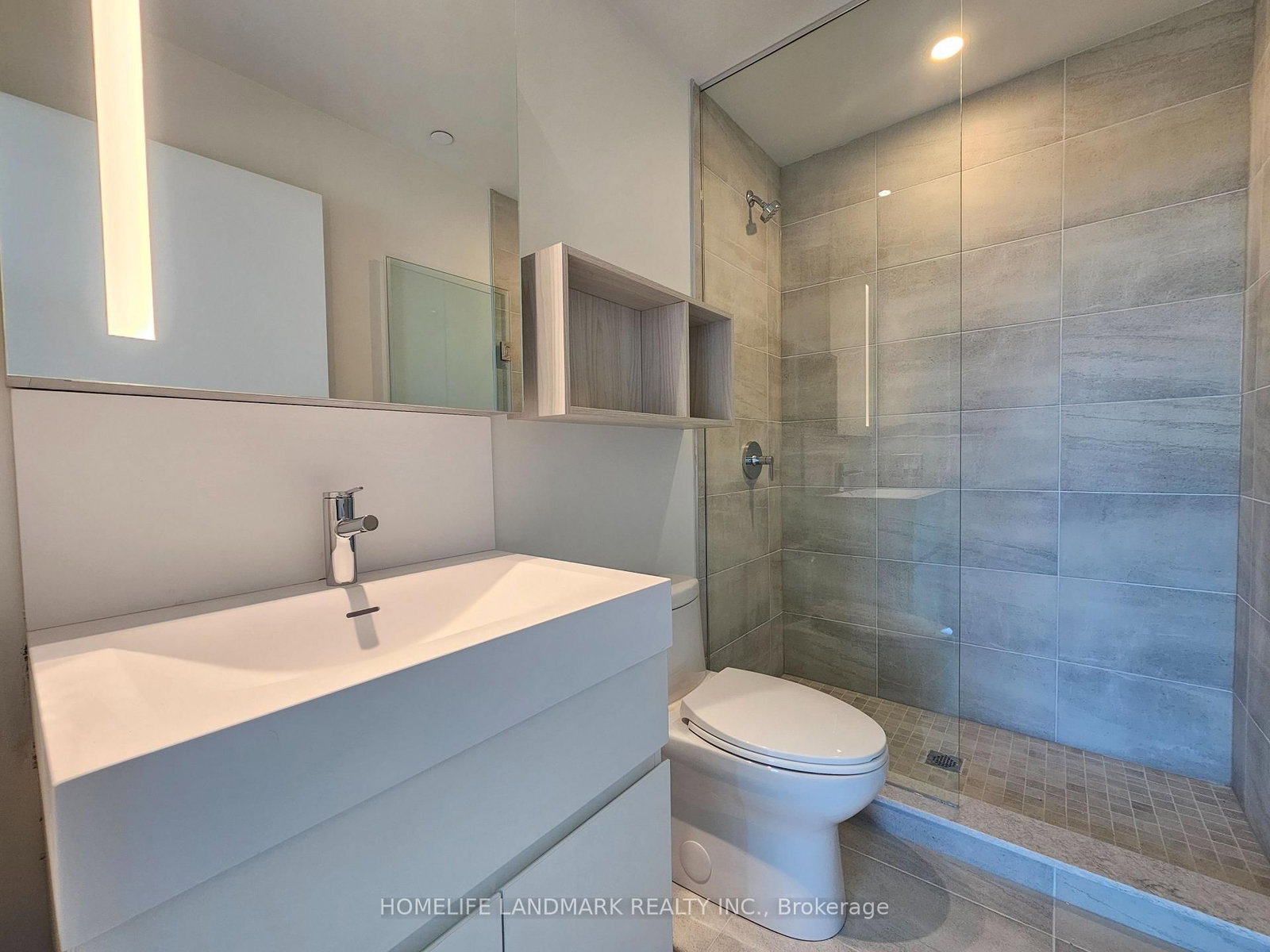 39 Mary Street, Unit 2104 - Photo 8