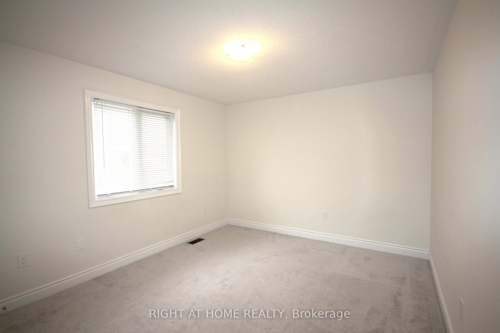 Detached House for sale at 66 White Crescent, Barrie, Ontario, L4N 5Z9 - Holly - MLS: S12993554