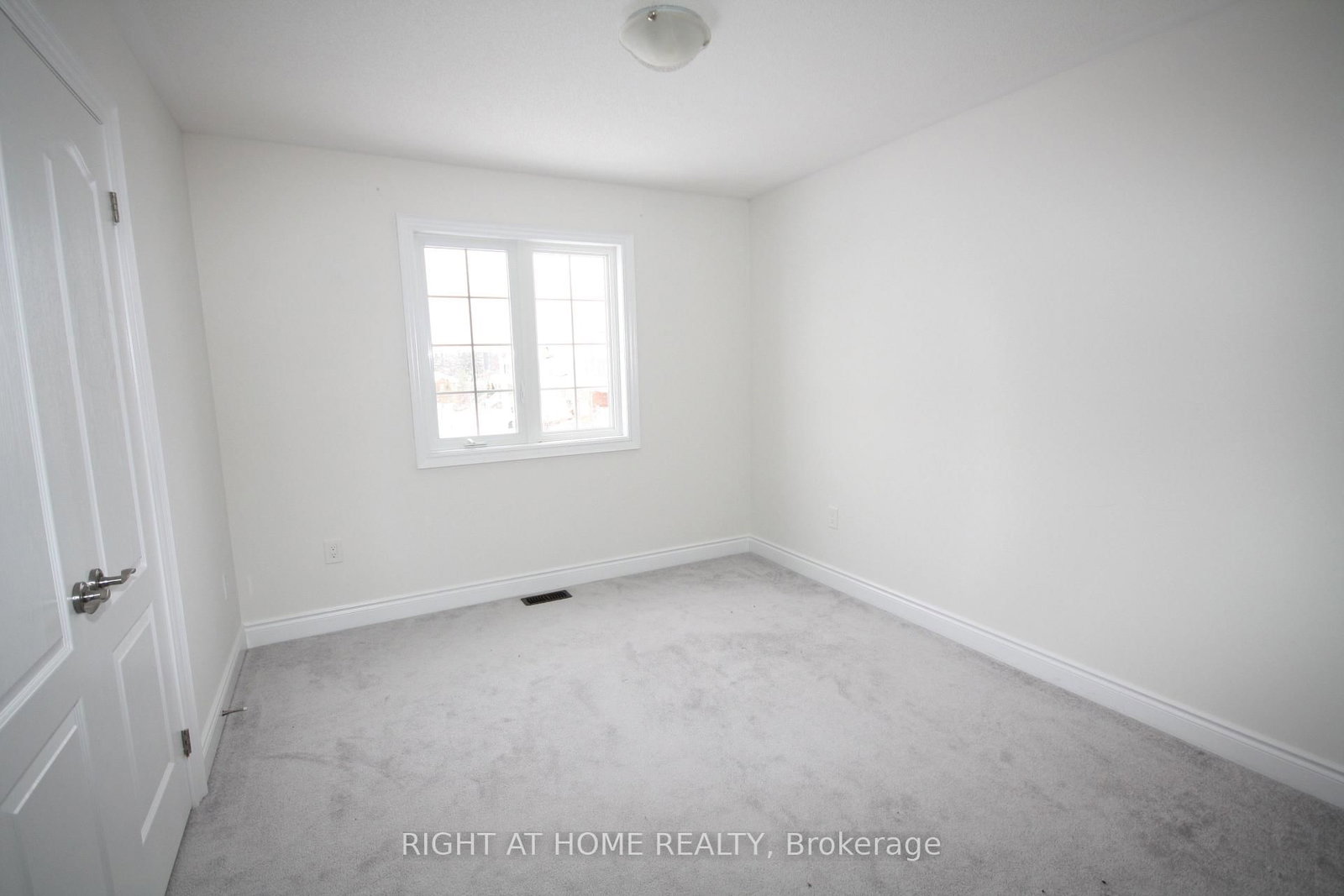 Detached House for sale at 66 White Crescent, Barrie, Ontario, L4N 5Z9 - Holly - MLS: S12993554