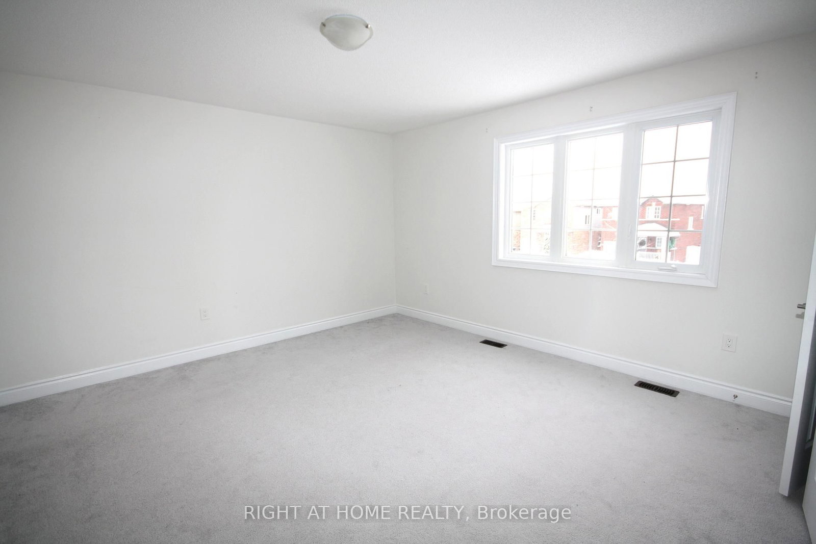 Detached House for sale at 66 White Crescent, Barrie, Ontario, L4N 5Z9 - Holly - MLS: S12993554