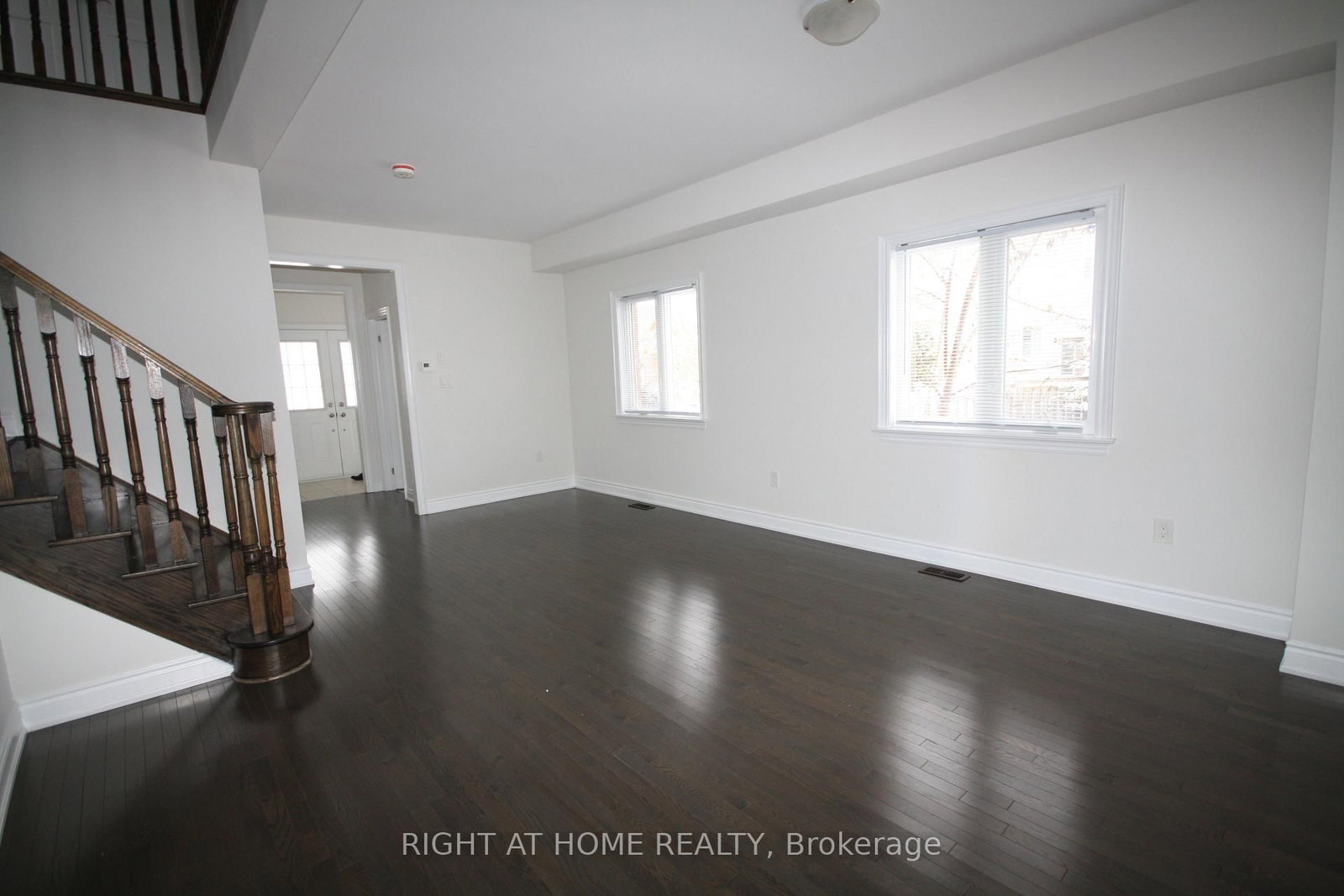 Detached House for sale at 66 White Crescent, Barrie, Ontario, L4N 5Z9 - Holly - MLS: S12993554