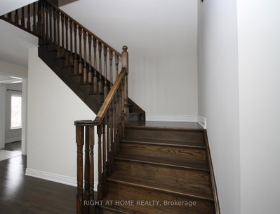 66 White Crescent • Barrie, ON photo 8