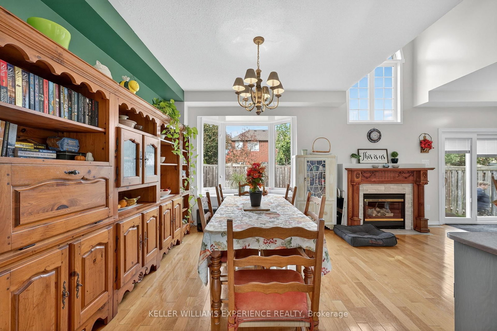 Detached House for sale at 124 Tunbridge Road, Barrie, Ontario, L4M 6T1 - Georgian Drive - MLS: S12993712