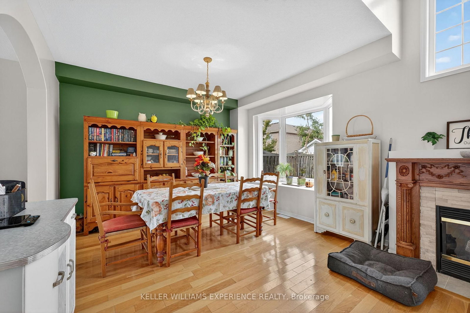 Detached House for sale at 124 Tunbridge Road, Barrie, Ontario, L4M 6T1 - Georgian Drive - MLS: S12993712