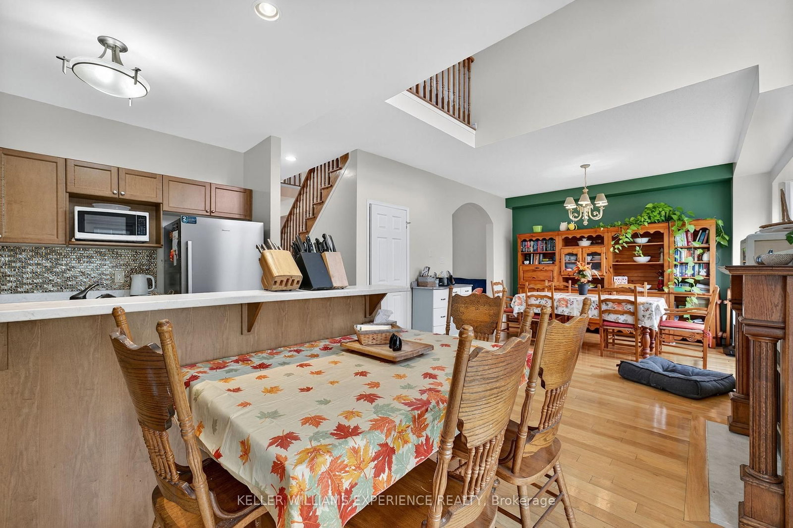 Detached House for sale at 124 Tunbridge Road, Barrie, Ontario, L4M 6T1 - Georgian Drive - MLS: S12993712