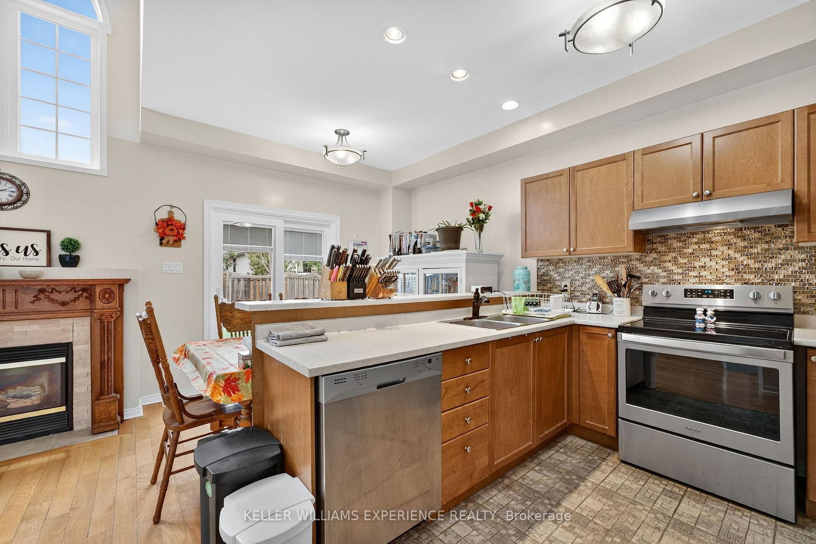 Detached House for sale at 124 Tunbridge Road, Barrie, Ontario, L4M 6T1 - Georgian Drive - MLS: S12993712