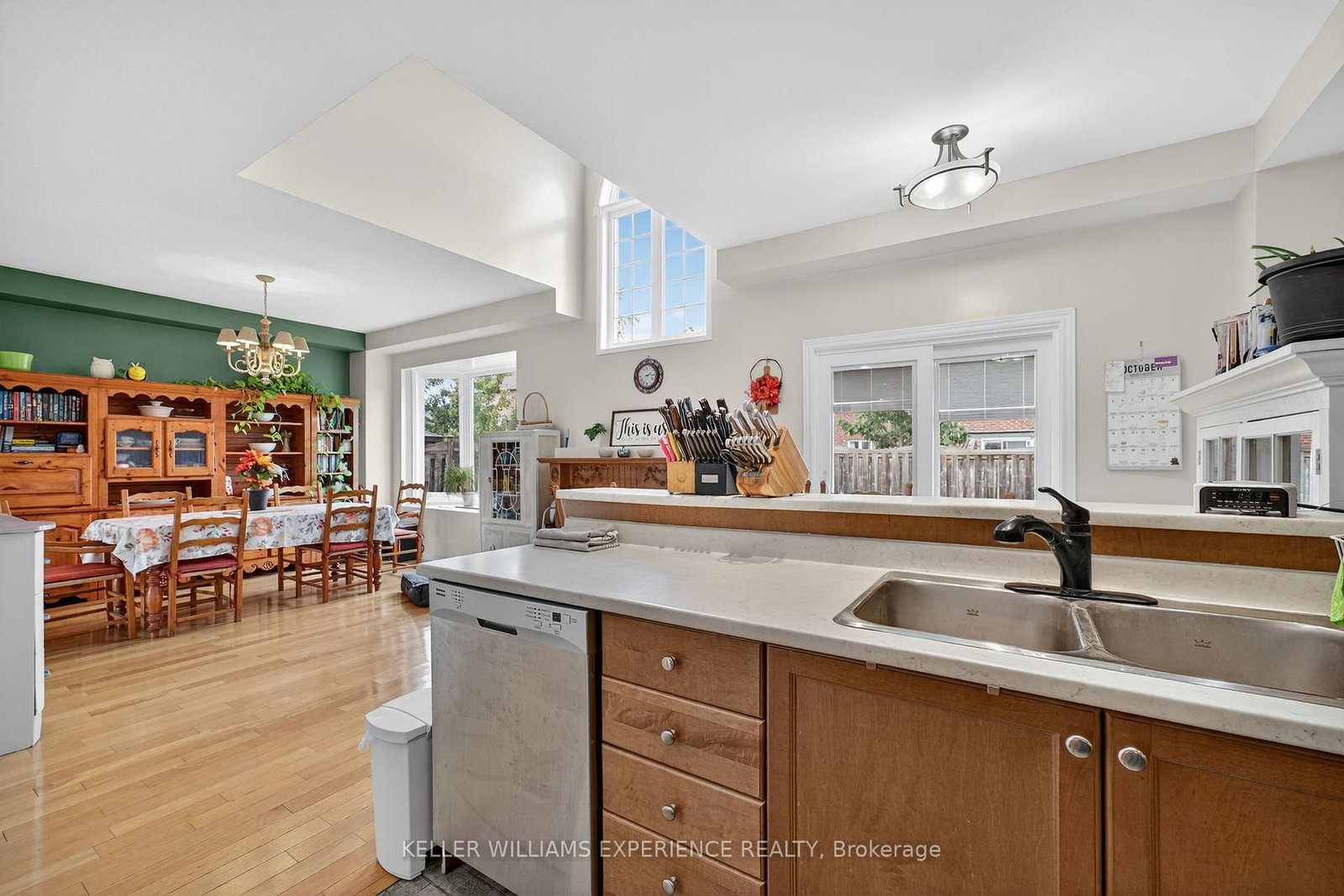 Detached House for sale at 124 Tunbridge Road, Barrie, Ontario, L4M 6T1 - Georgian Drive - MLS: S12993712