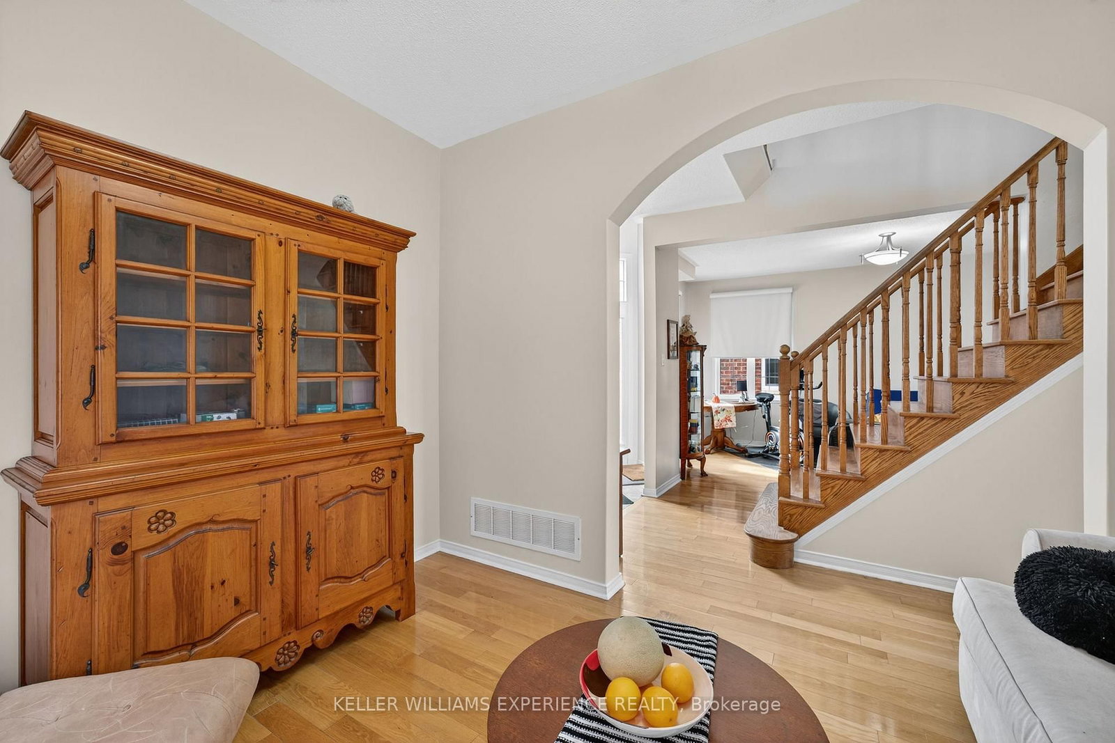 Detached House for sale at 124 Tunbridge Road, Barrie, Ontario, L4M 6T1 - Georgian Drive - MLS: S12993712