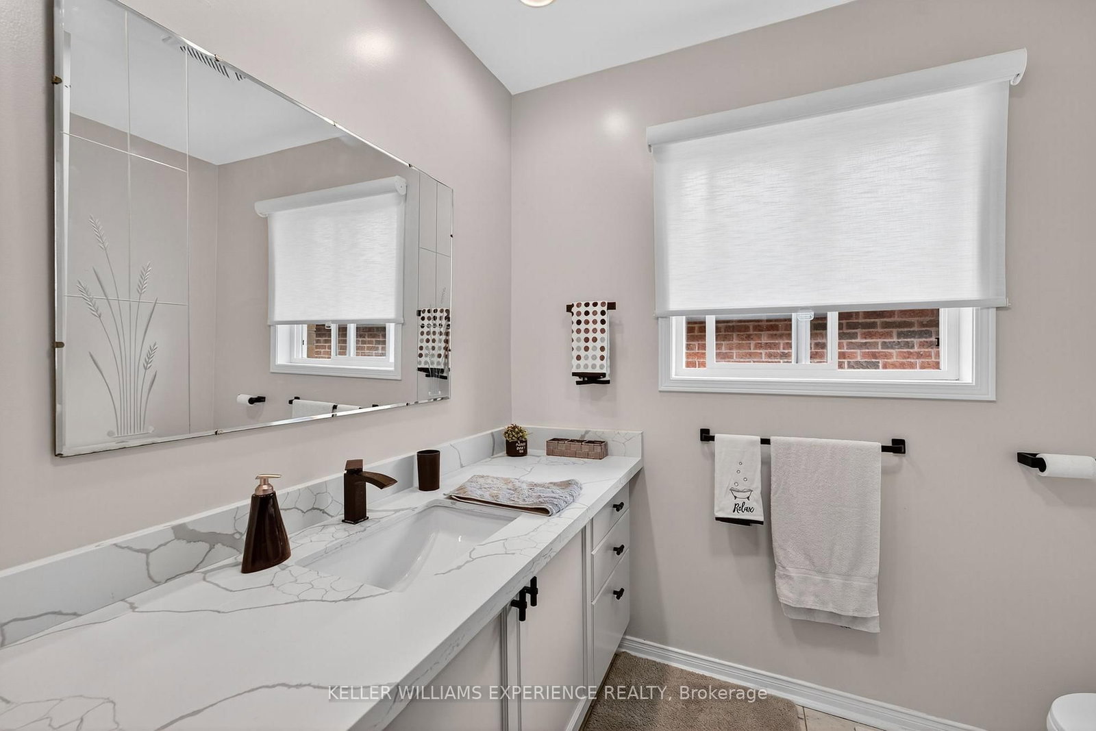 Detached House for sale at 124 Tunbridge Road, Barrie, Ontario, L4M 6T1 - Georgian Drive - MLS: S12993712