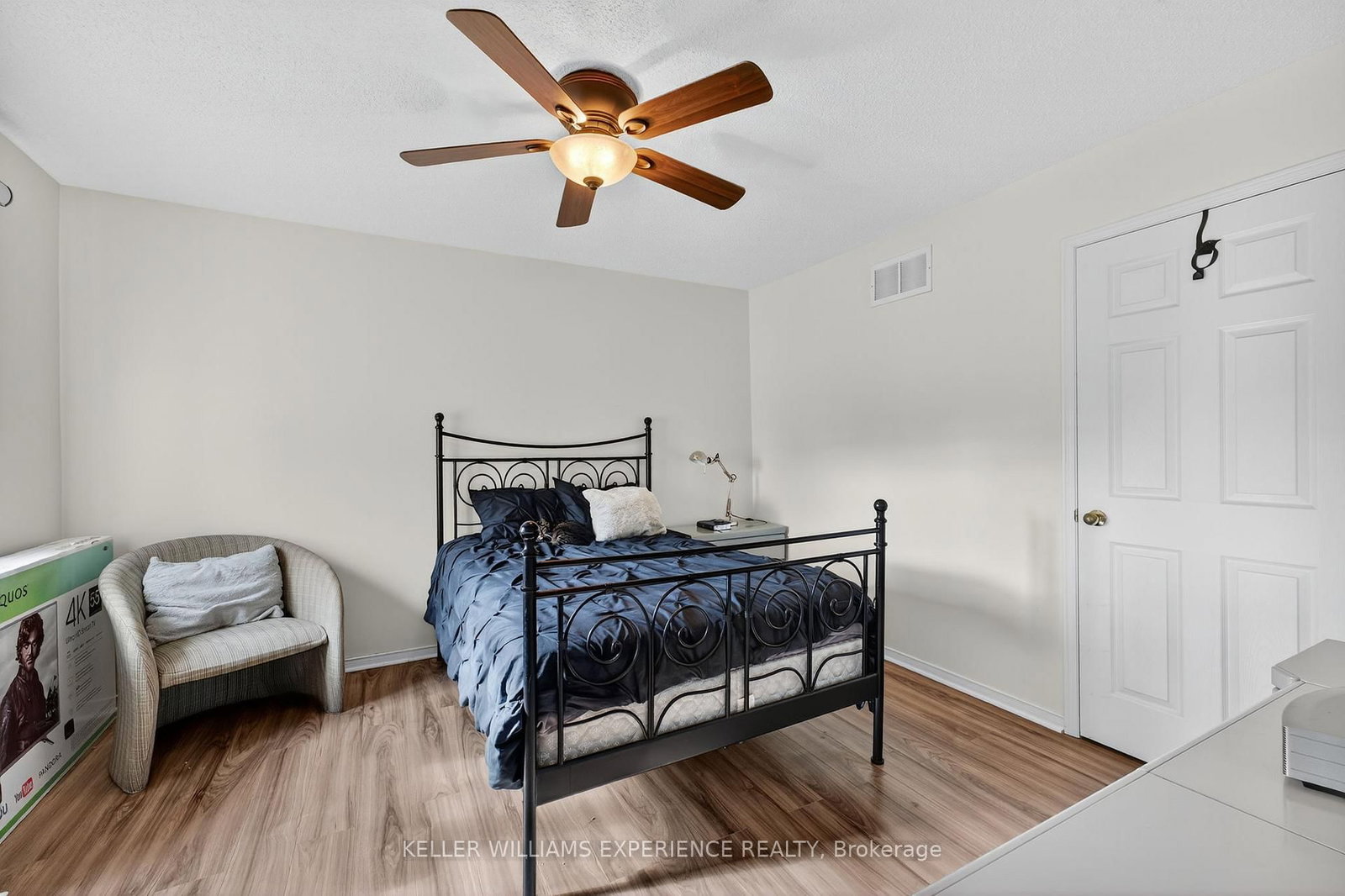 Detached House for sale at 124 Tunbridge Road, Barrie, Ontario, L4M 6T1 - Georgian Drive - MLS: S12993712