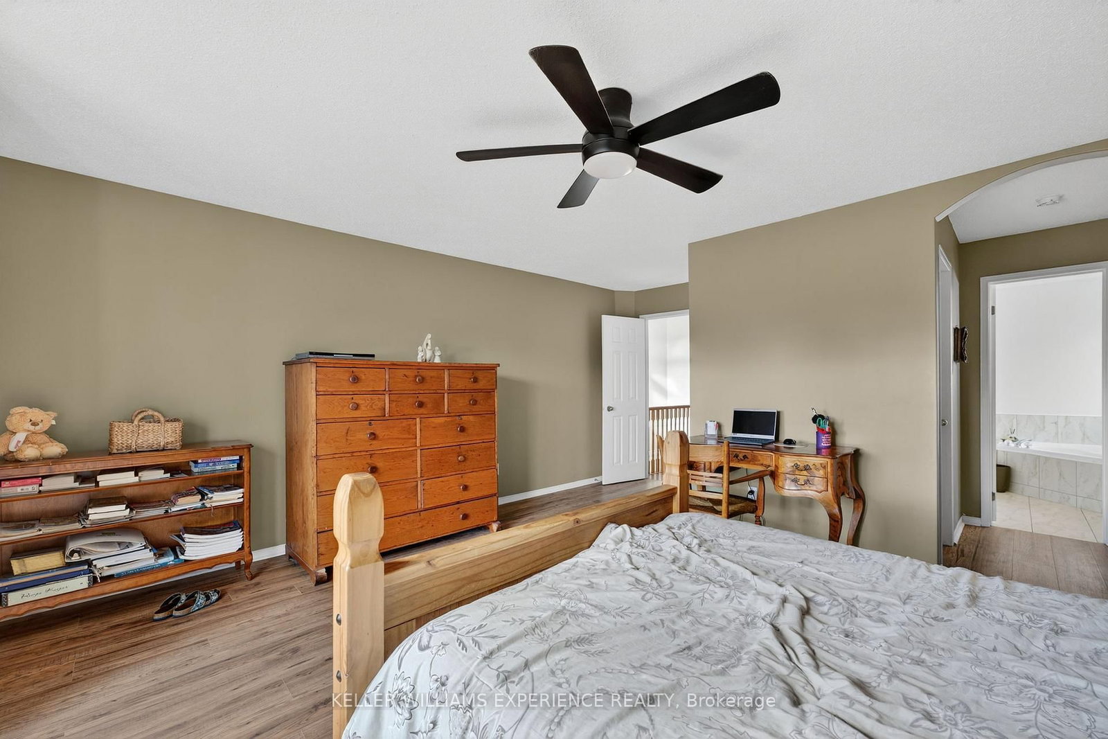 Detached House for sale at 124 Tunbridge Road, Barrie, Ontario, L4M 6T1 - Georgian Drive - MLS: S12993712