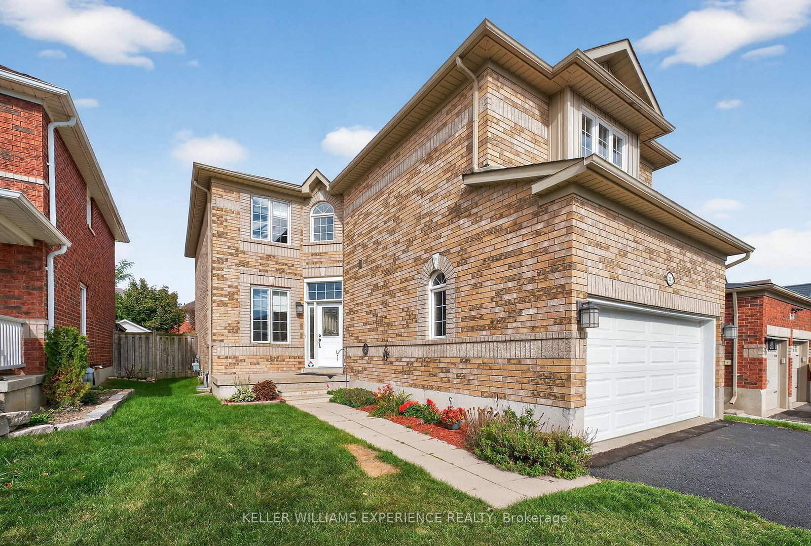 Detached House for sale at 124 Tunbridge Road, Barrie, Ontario, L4M 6T1 - Georgian Drive - MLS: S12993712