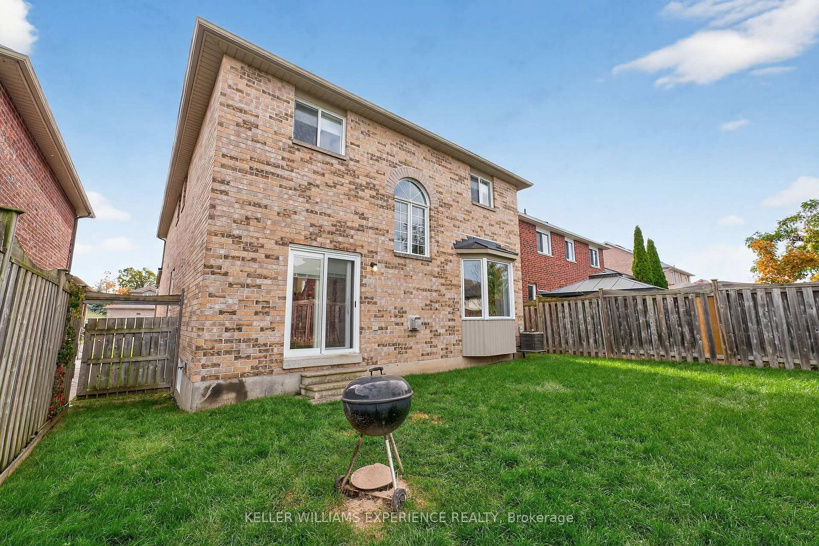 Detached House for sale at 124 Tunbridge Road, Barrie, Ontario, L4M 6T1 - Georgian Drive - MLS: S12993712