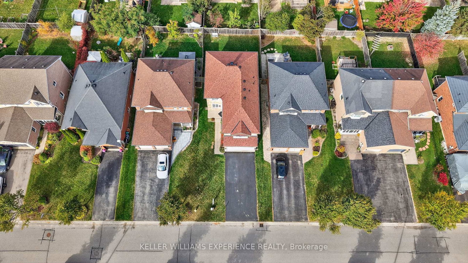 Detached House for sale at 124 Tunbridge Road, Barrie, Ontario, L4M 6T1 - Georgian Drive - MLS: S12993712