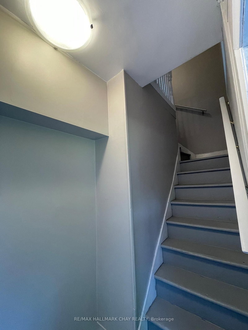 B - 270 Moffat St, Orillia, L3V 4G1 | Image 2