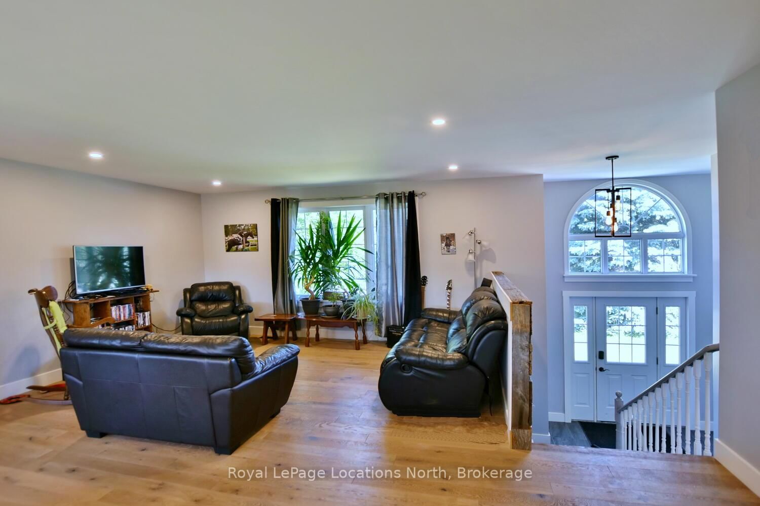 Detached House for sale at 44 DONALD Avenue, Clearview, Ontario, L0M 1P0 - Nottawa - MLS: S12994404