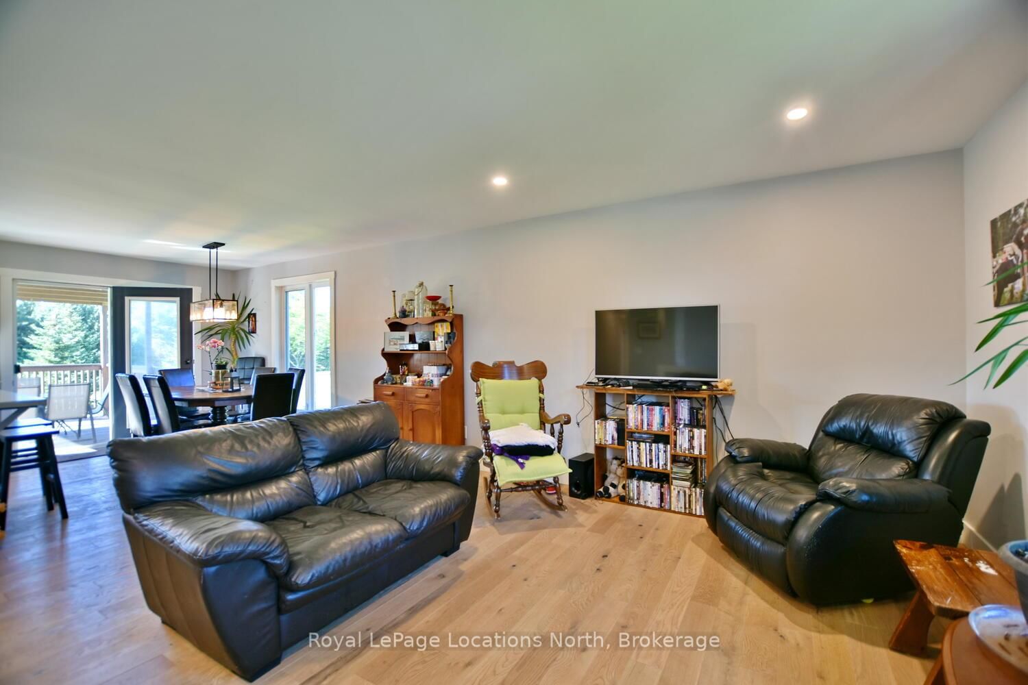 Detached House for sale at 44 DONALD Avenue, Clearview, Ontario, L0M 1P0 - Nottawa - MLS: S12994404