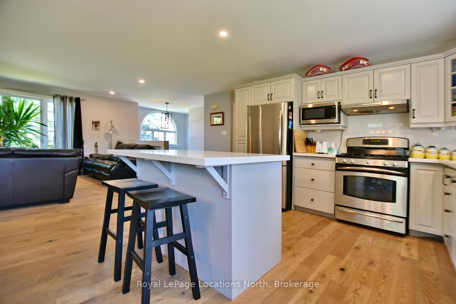 Detached House for sale at 44 DONALD Avenue, Clearview, Ontario, L0M 1P0 - Nottawa - MLS: S12994404