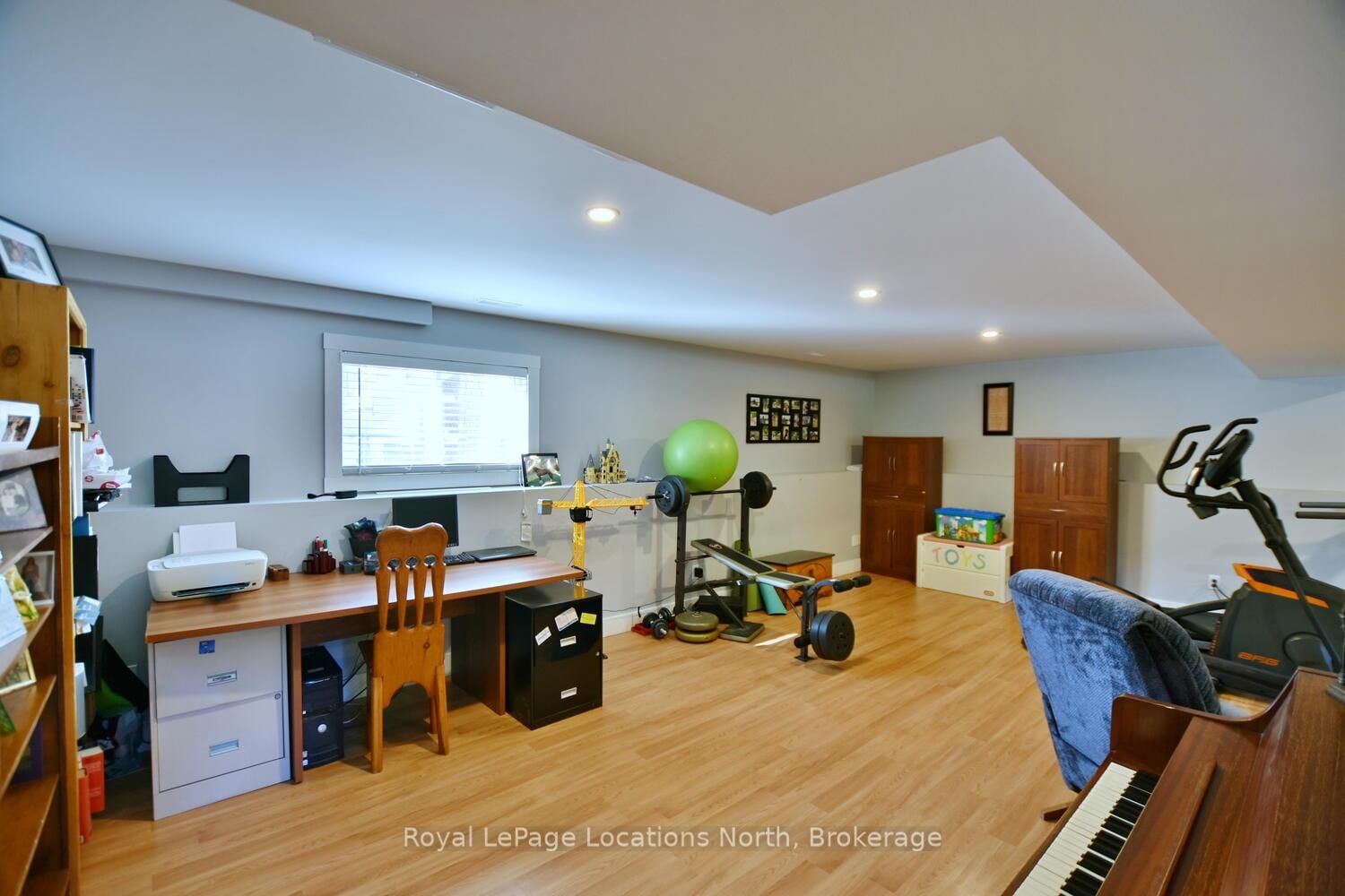 Detached House for sale at 44 DONALD Avenue, Clearview, Ontario, L0M 1P0 - Nottawa - MLS: S12994404