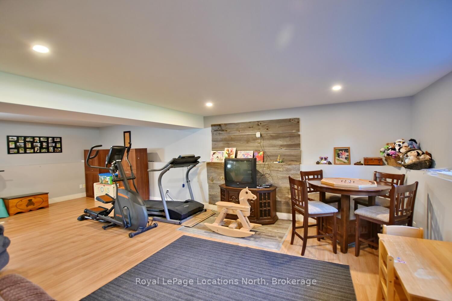 Detached House for sale at 44 DONALD Avenue, Clearview, Ontario, L0M 1P0 - Nottawa - MLS: S12994404