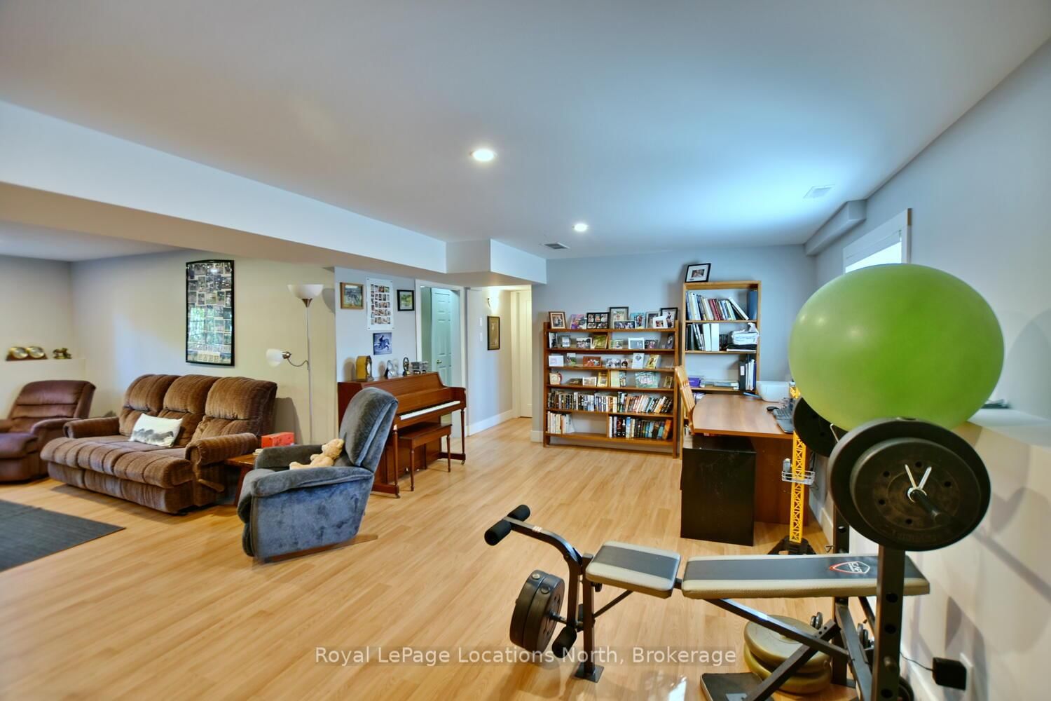 Detached House for sale at 44 DONALD Avenue, Clearview, Ontario, L0M 1P0 - Nottawa - MLS: S12994404