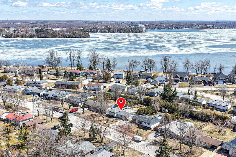 333 Collins Dr, Orillia, L3V 1E5 | Image 3
