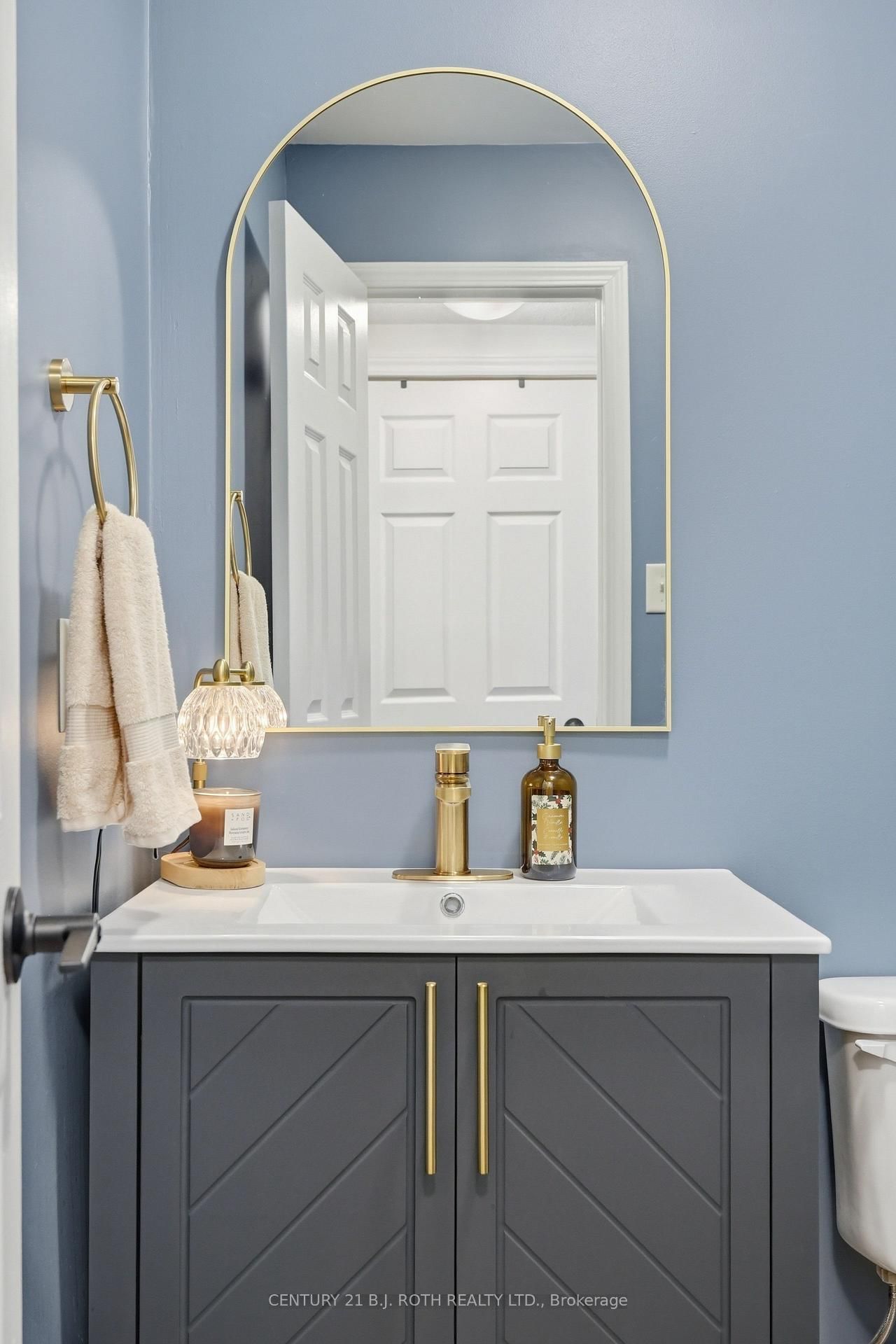 Townhouse for sale at 387 Ferndale Drive, Barrie, Ontario, L4N 0M1 - Ardagh - MLS: S12995062