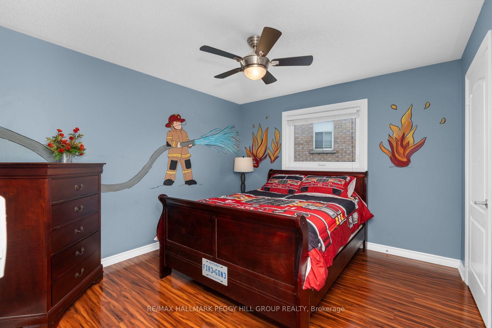 Detached House for sale at 20 The Queensway, Barrie, Ontario, L4M 7H6 - Innis-Shore - MLS: S12995294