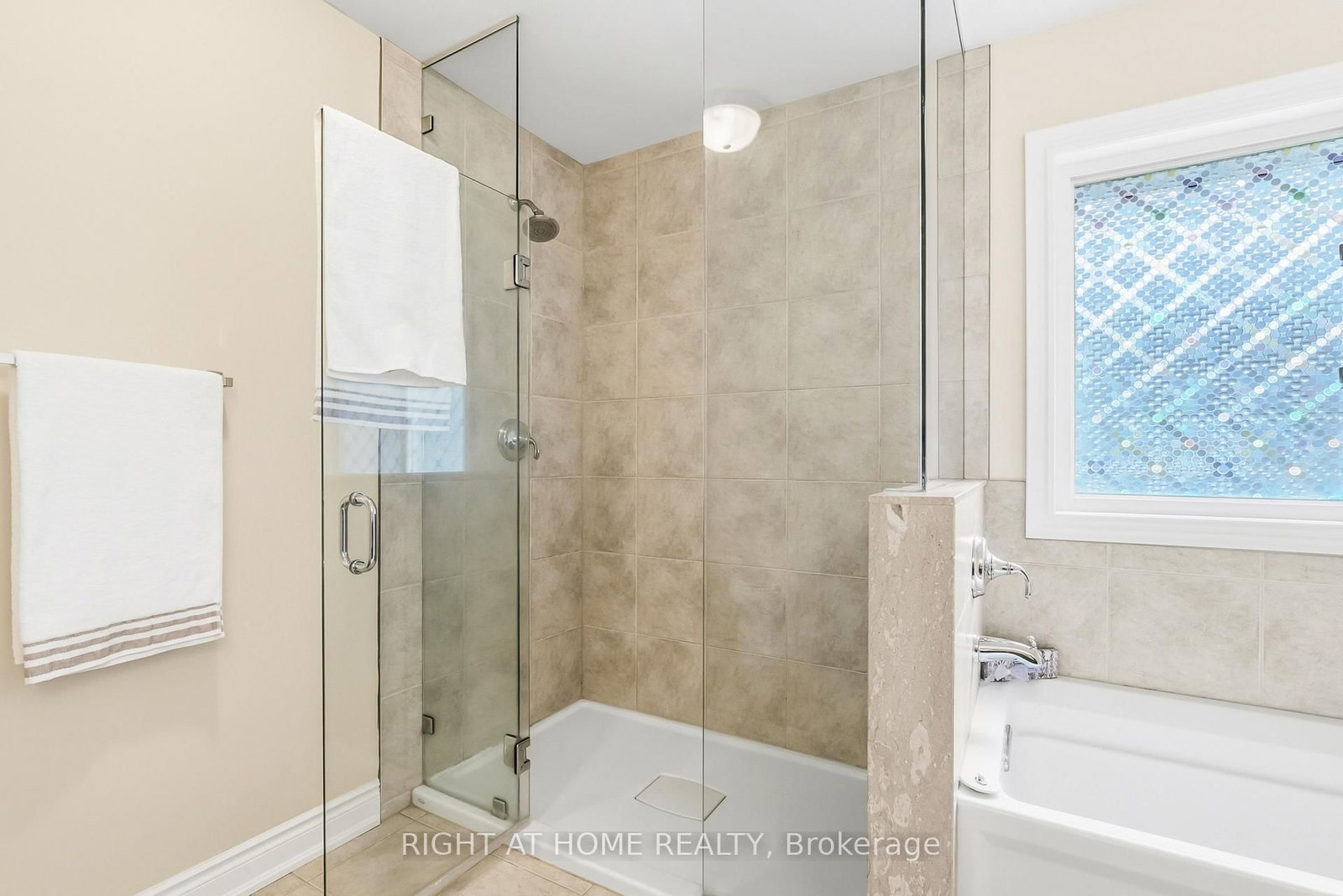 Detached House for sale at 79 Jewel House Lane, Barrie, Ontario, L4N 5X1 - Innis-Shore - MLS: S12995330