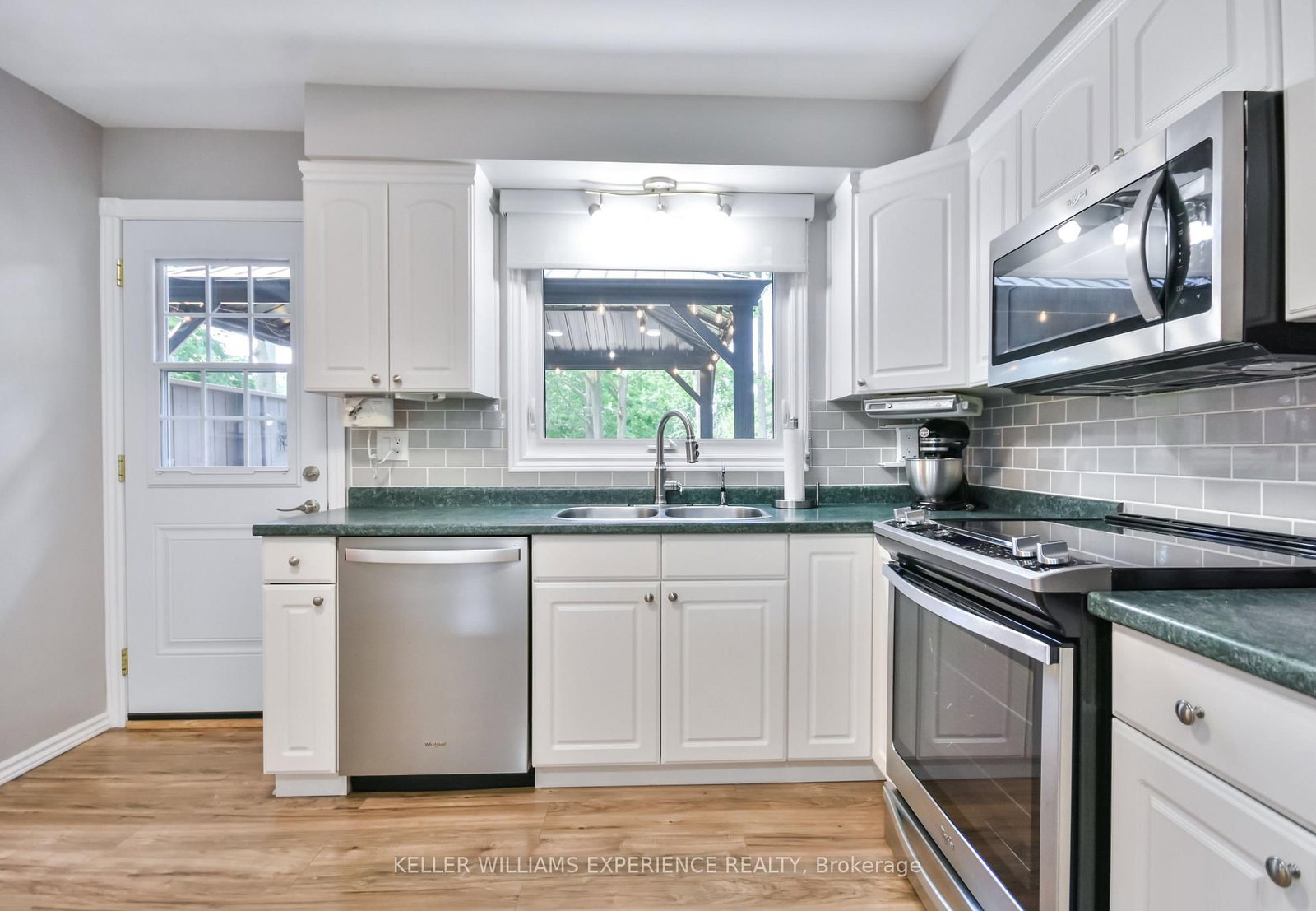 Detached House for sale at 80 Cundles Road, Barrie, Ontario, L4M 2Z7 - Cundles East - MLS: S12996174