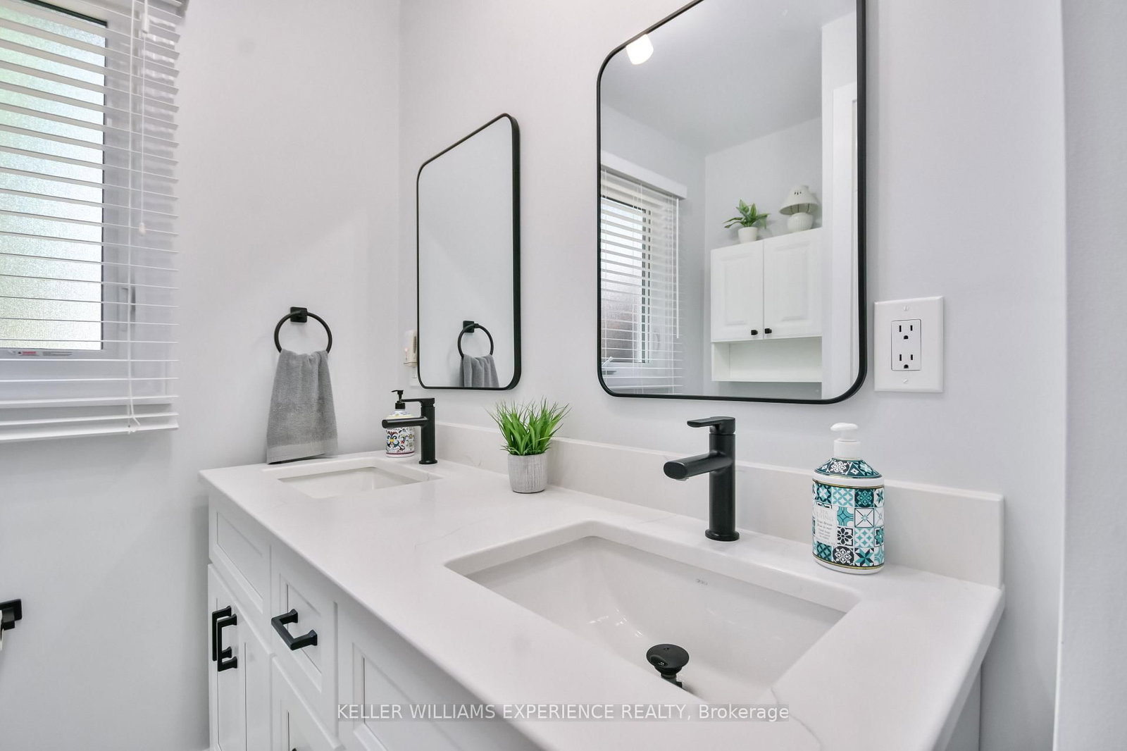 Detached House for sale at 80 Cundles Road, Barrie, Ontario, L4M 2Z7 - Cundles East - MLS: S12996174