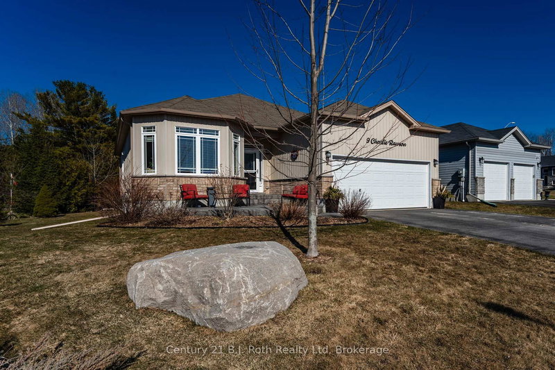 9 Charlie Rawson Blvd, Tay, L0K 2A0 | Image 2