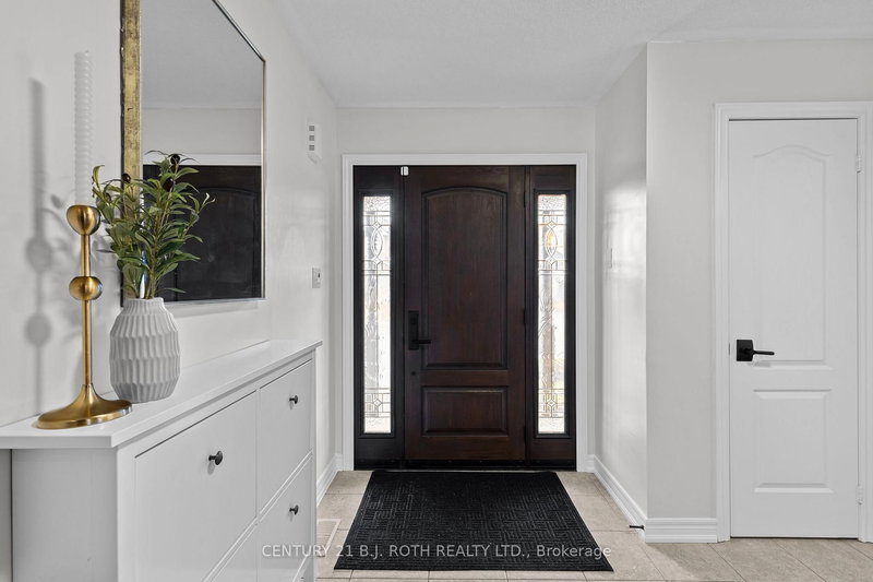 30 Megan Cres, Barrie, L4N 6E2 | Image 2