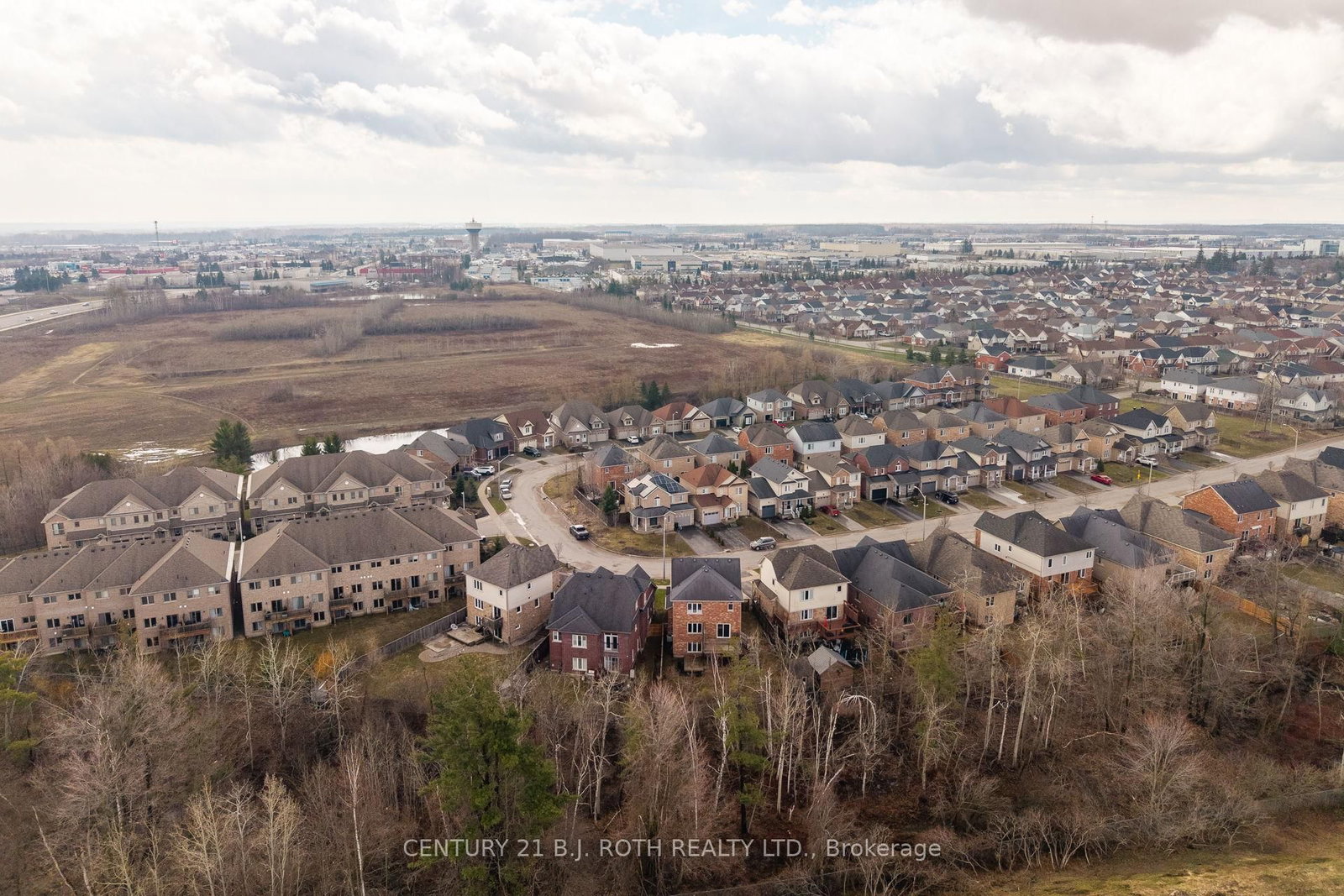 Detached House for sale at 30 Megan Crescent, Barrie, Ontario, L4N 6E2 - Holly - MLS: S12997354