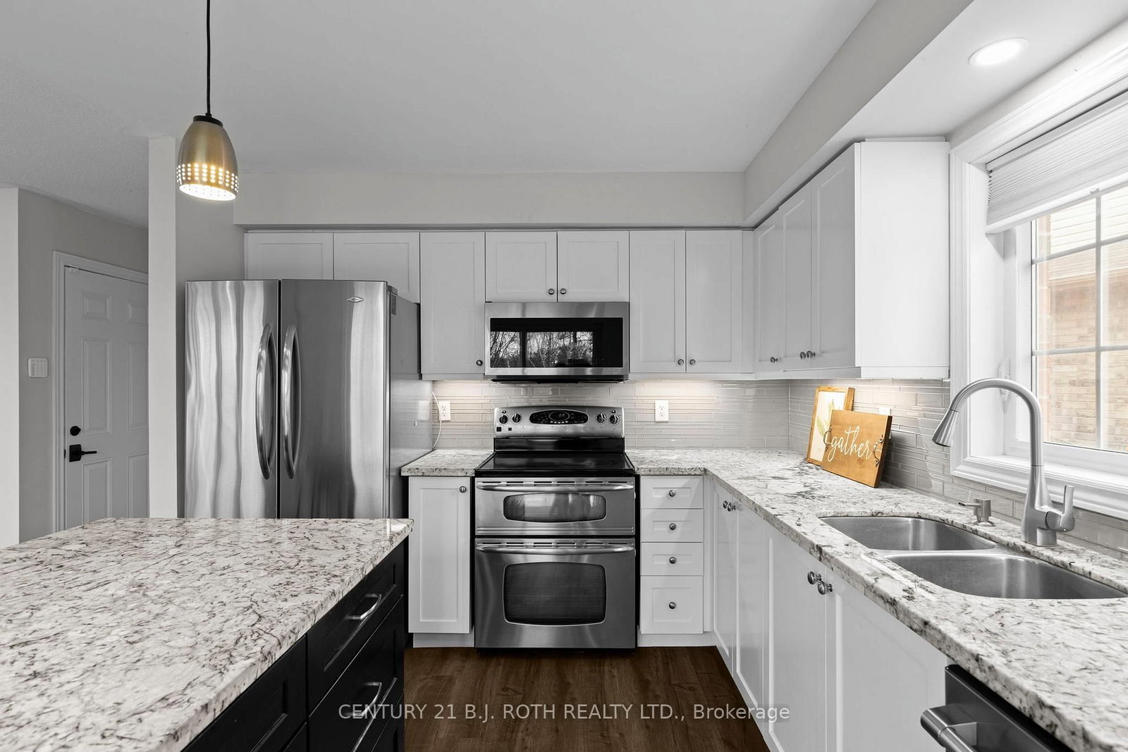 Detached House for sale at 30 Megan Crescent, Barrie, Ontario, L4N 6E2 - Holly - MLS: S12997354