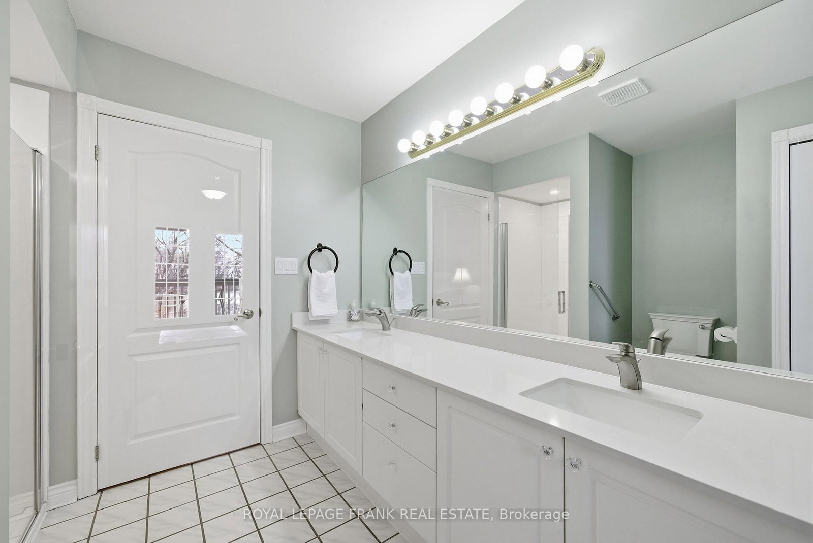 60 Museum Drive, Unit 523 - Photo 32