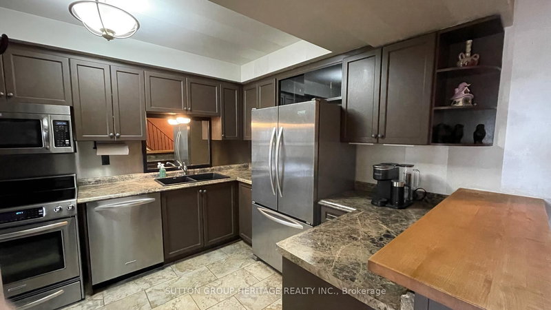 3 - 492 Laclie St, Orillia, L3V 7V2 | Image 2