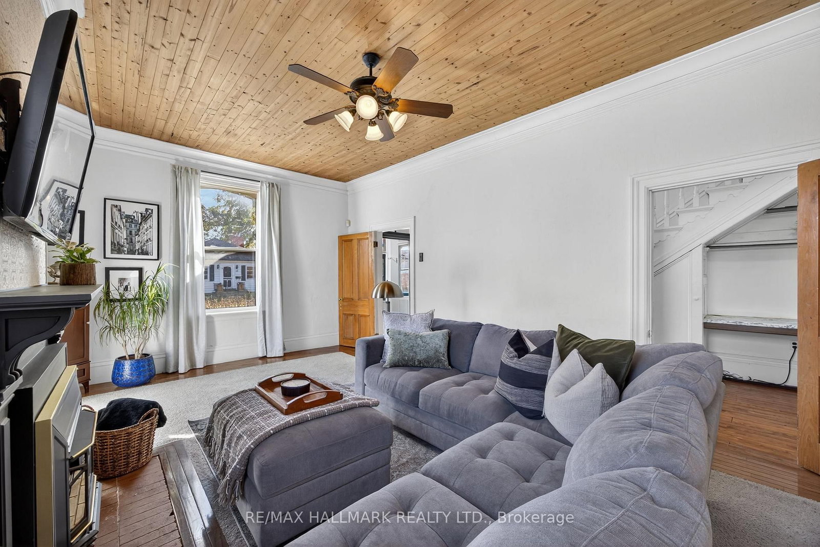 Detached House for sale at 84 Wellington Street, Barrie, Ontario, L4M 3K9 - Wellington - MLS: S12997994